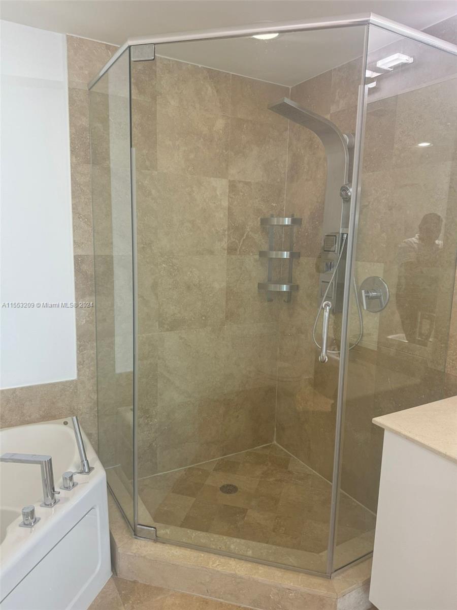 3030 NE 188th St 606, Aventura, Florida 33180, 2 Bedrooms Bedrooms, ,2 BathroomsBathrooms,Residential,For Sale,3030 NE 188th St 606,A11553209