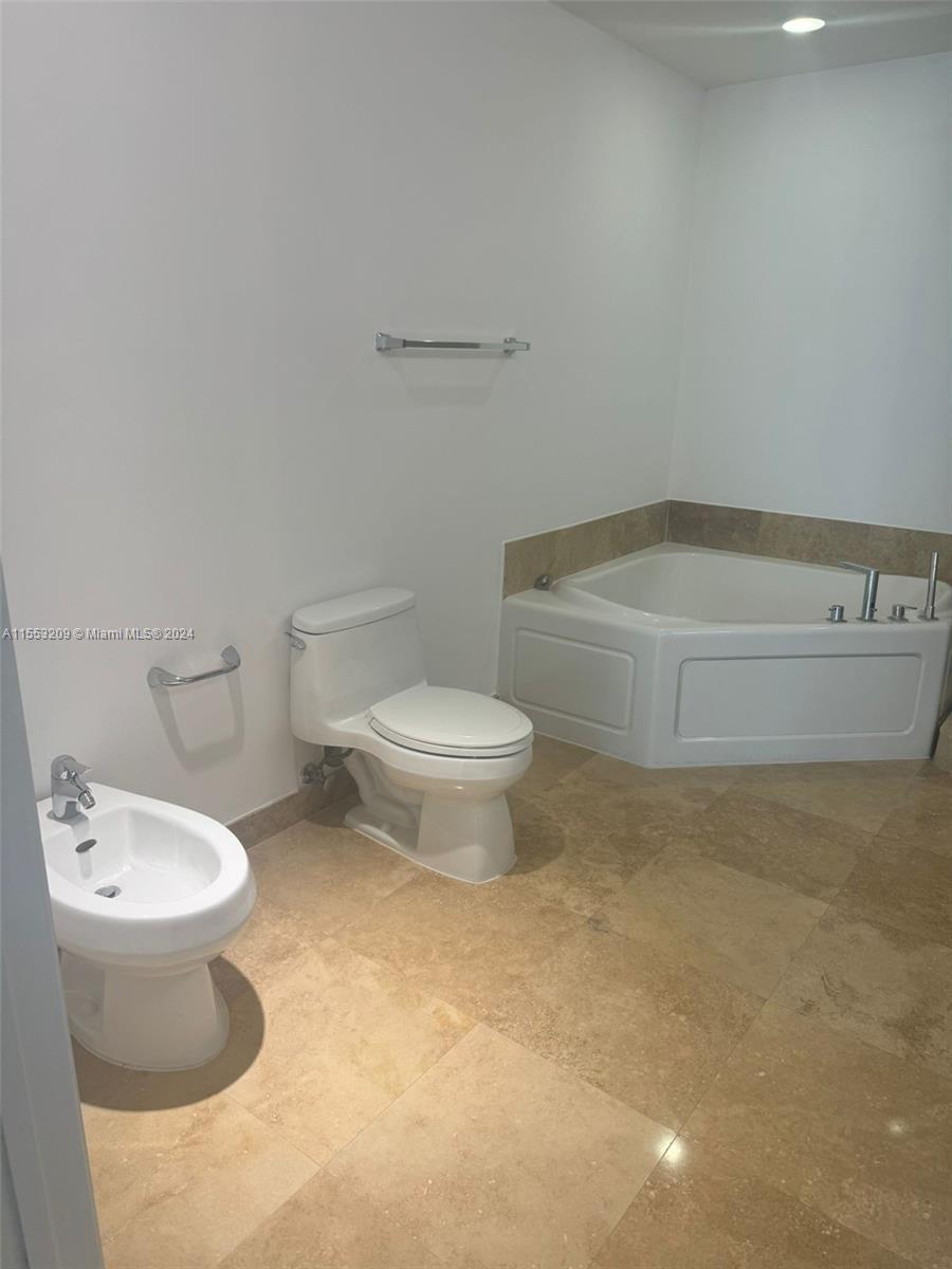 3030 NE 188th St 606, Aventura, Florida 33180, 2 Bedrooms Bedrooms, ,2 BathroomsBathrooms,Residential,For Sale,3030 NE 188th St 606,A11553209