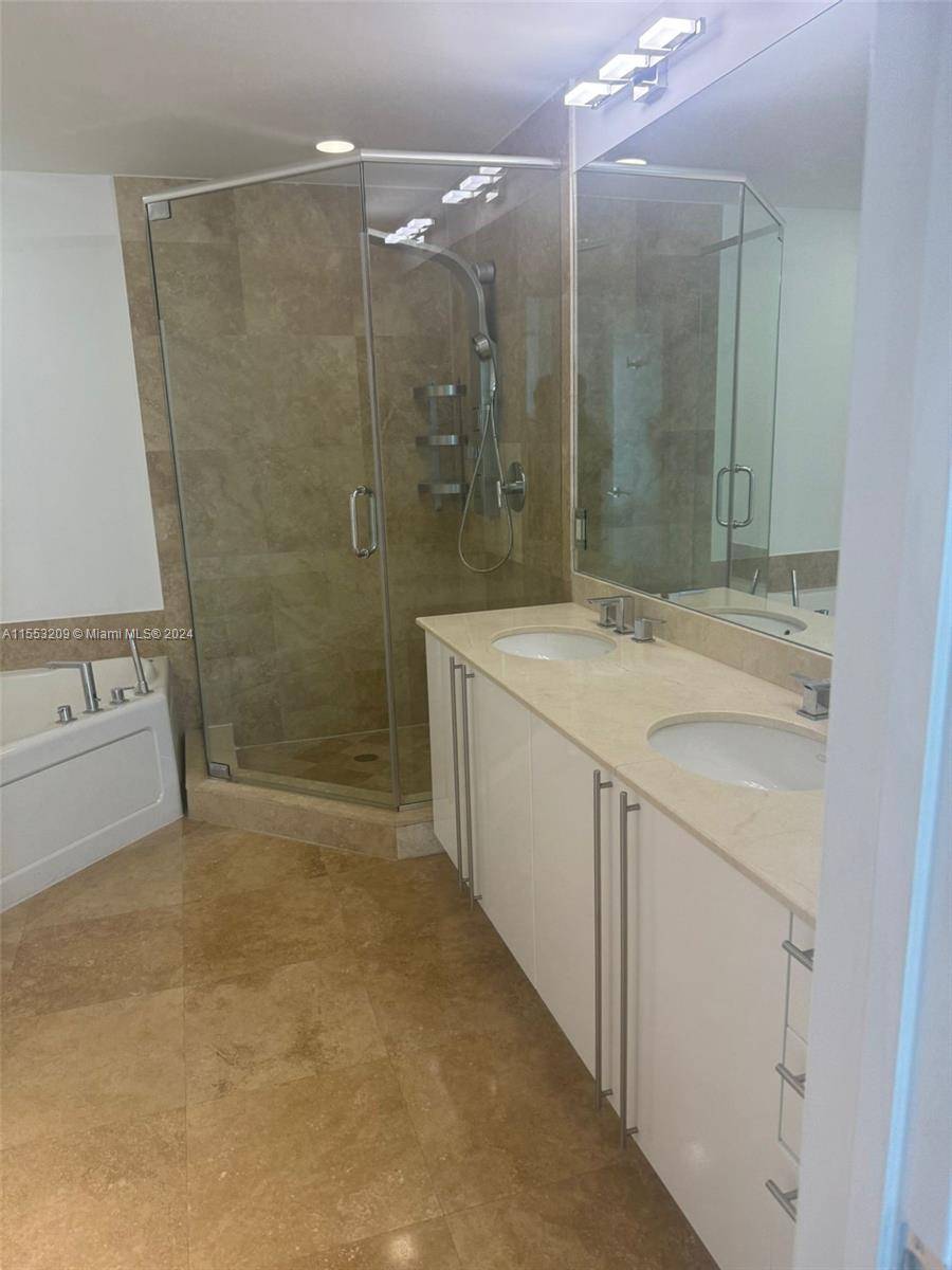 3030 NE 188th St 606, Aventura, Florida 33180, 2 Bedrooms Bedrooms, ,2 BathroomsBathrooms,Residential,For Sale,3030 NE 188th St 606,A11553209