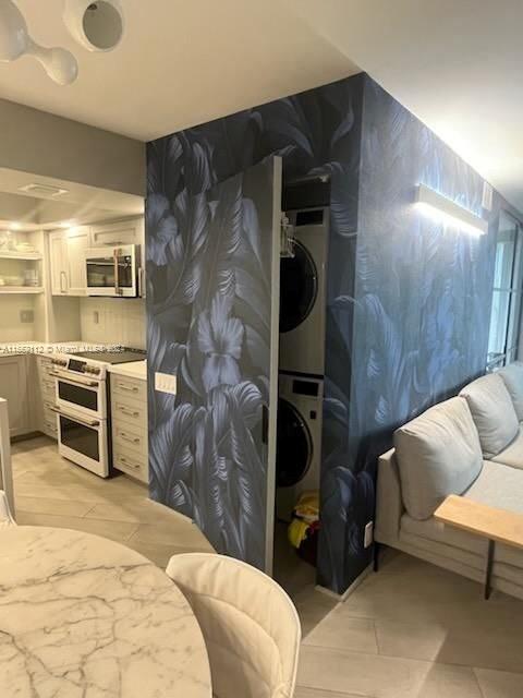 4000 Towerside Ter 709, Miami, Florida 33138, 2 Bedrooms Bedrooms, ,2 BathroomsBathrooms,Residential,For Sale,4000 Towerside Ter 709,A11552112