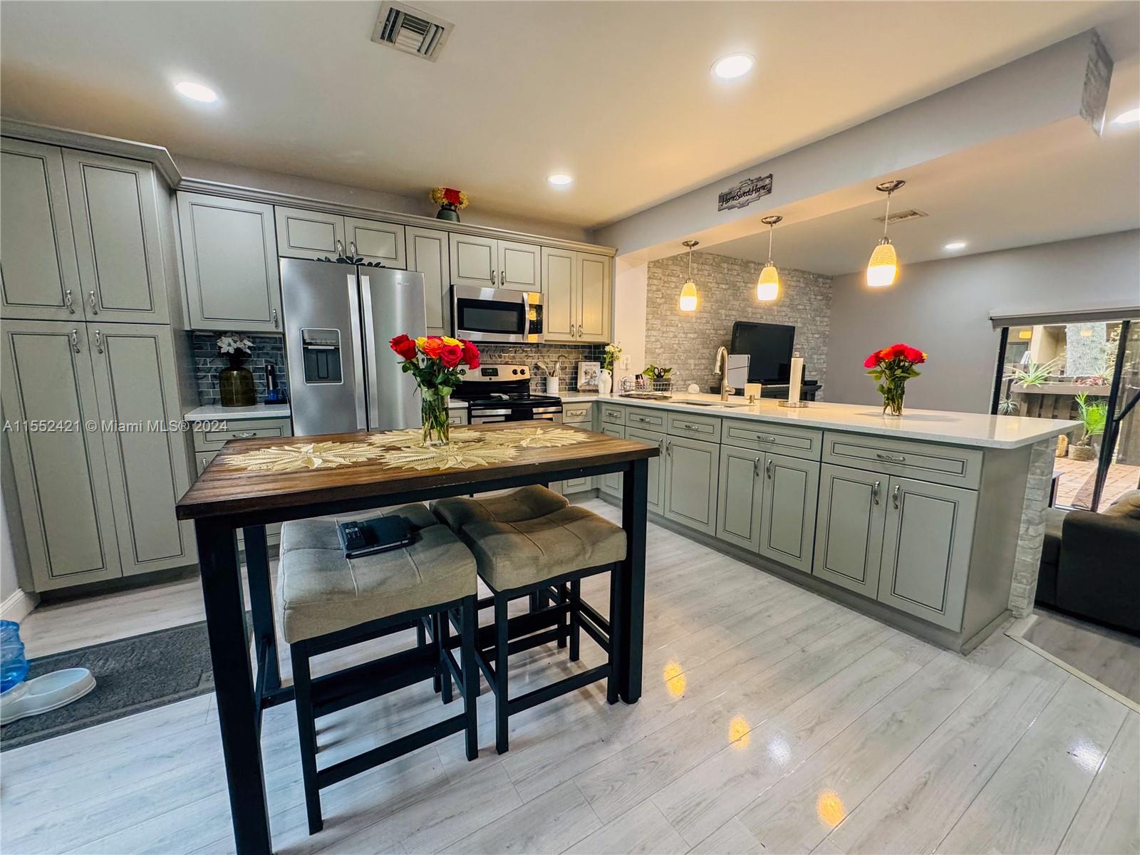 7630 NW 79th Ave K4, Tamarac, Florida 33321, 2 Bedrooms Bedrooms, ,2 BathroomsBathrooms,Residential,For Sale,7630 NW 79th Ave K4,A11552421