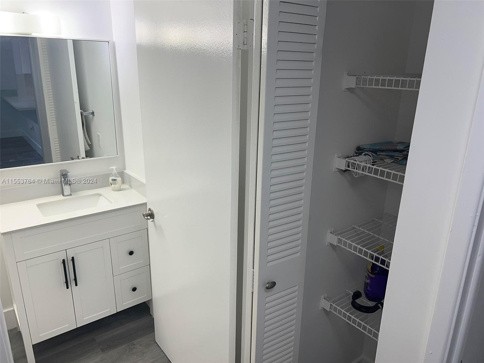 10317 NW 9th St Cir 202, Miami, Florida 33172, 2 Bedrooms Bedrooms, ,2 BathroomsBathrooms,Residentiallease,For Rent,10317 NW 9th St Cir 202,A11553764