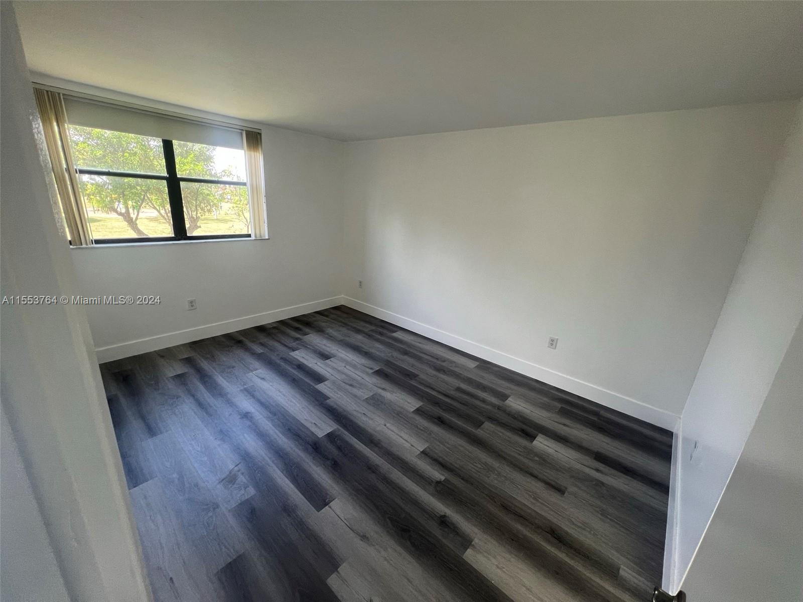 10317 NW 9th St Cir 202, Miami, Florida 33172, 2 Bedrooms Bedrooms, ,2 BathroomsBathrooms,Residentiallease,For Rent,10317 NW 9th St Cir 202,A11553764