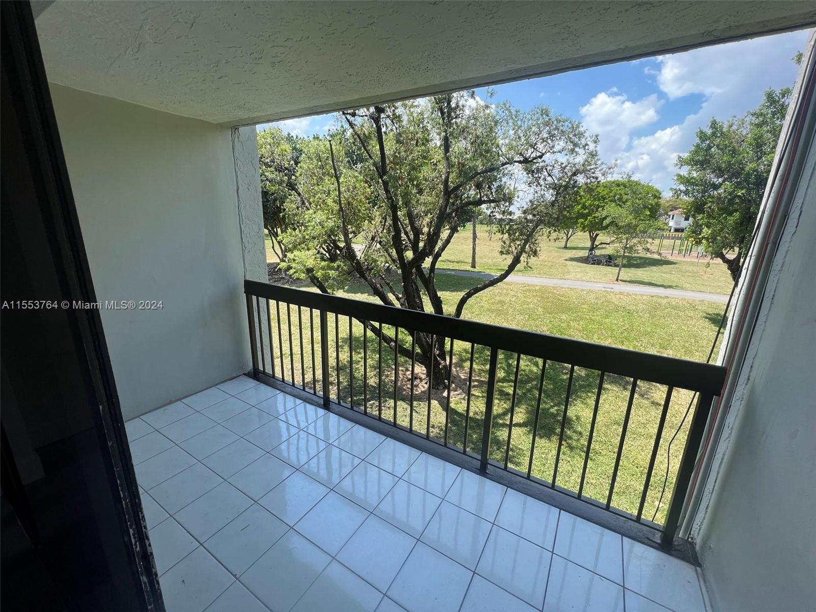 10317 NW 9th St Cir 202, Miami, Florida 33172, 2 Bedrooms Bedrooms, ,2 BathroomsBathrooms,Residentiallease,For Rent,10317 NW 9th St Cir 202,A11553764