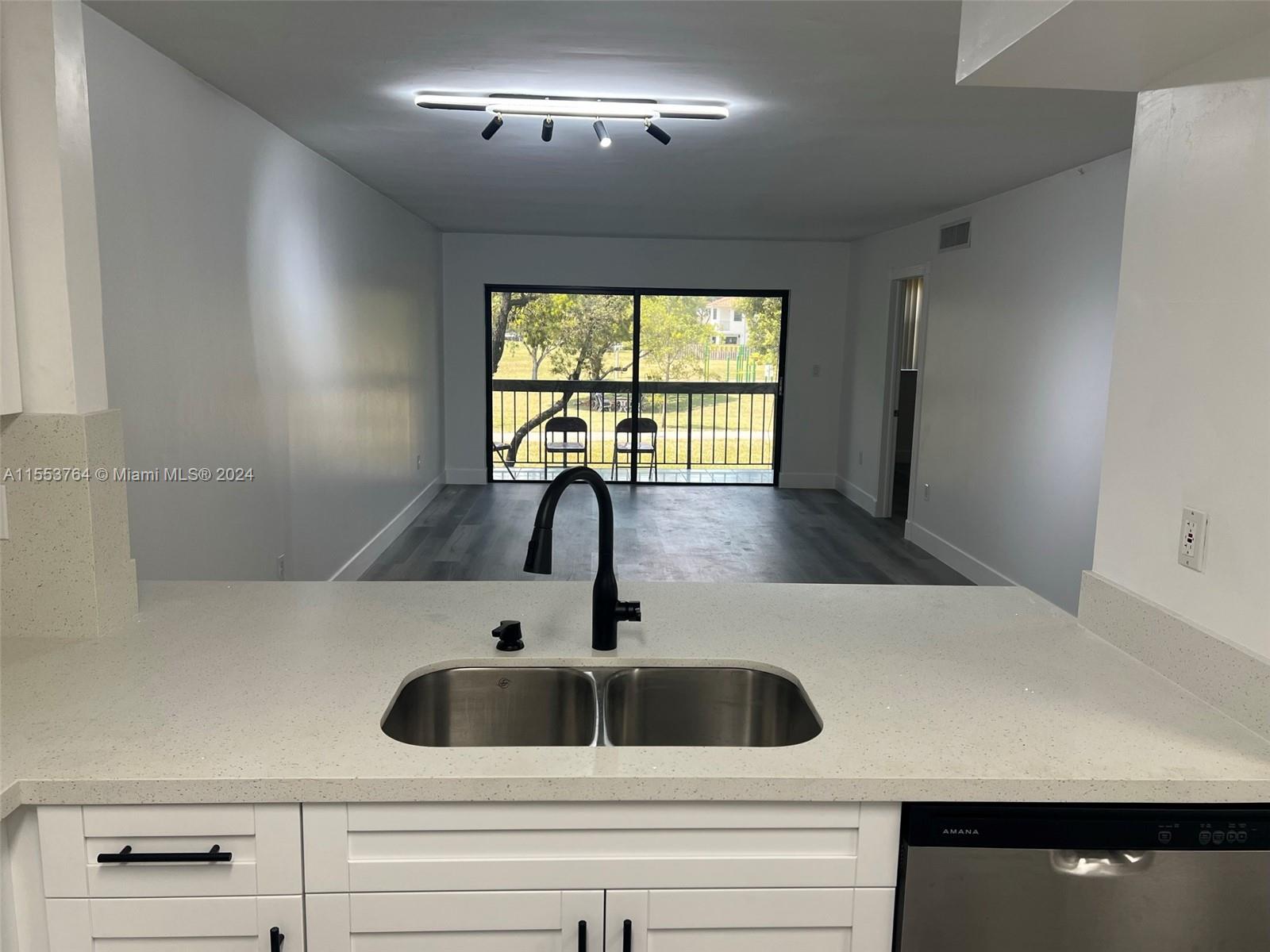 10317 NW 9th St Cir 202, Miami, Florida 33172, 2 Bedrooms Bedrooms, ,2 BathroomsBathrooms,Residentiallease,For Rent,10317 NW 9th St Cir 202,A11553764