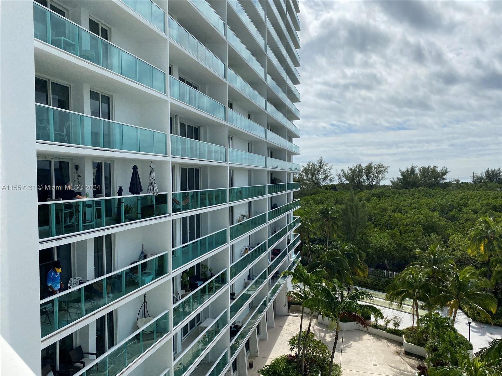 100 Bayview Dr 622, Sunny Isles Beach, Florida 33160, 2 Bedrooms Bedrooms, ,2 BathroomsBathrooms,Residentiallease,For Rent,100 Bayview Dr 622,A11552231