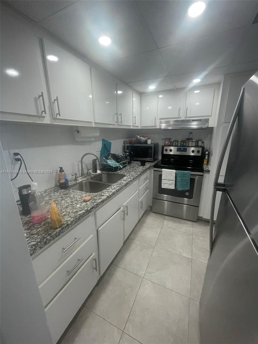 1200 West Ave 1210, Miami Beach, Florida 33139, 1 Bedroom Bedrooms, ,1 BathroomBathrooms,Residential,For Sale,1200 West Ave 1210,A11543494
