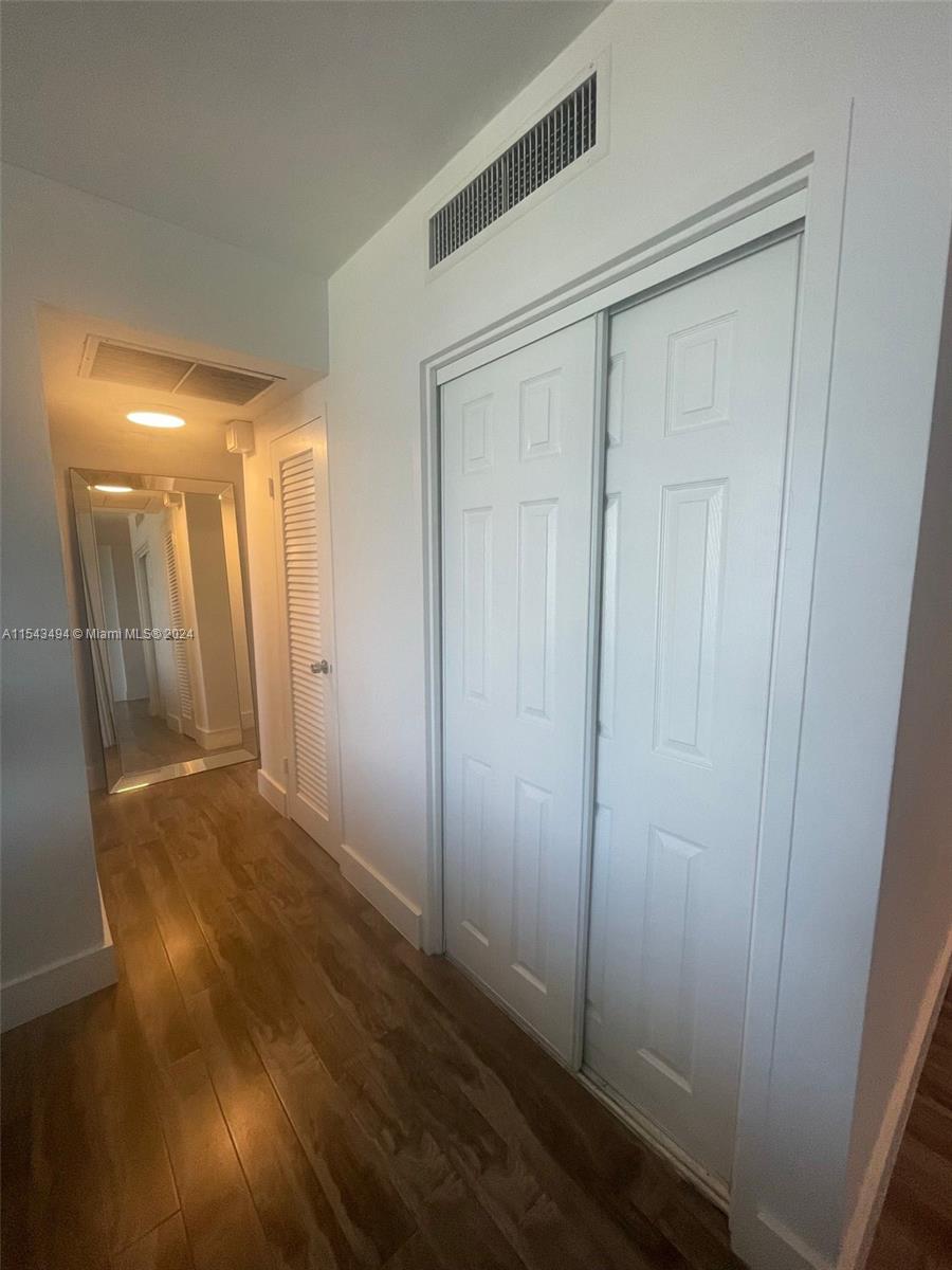 1200 West Ave 1210, Miami Beach, Florida 33139, 1 Bedroom Bedrooms, ,1 BathroomBathrooms,Residential,For Sale,1200 West Ave 1210,A11543494