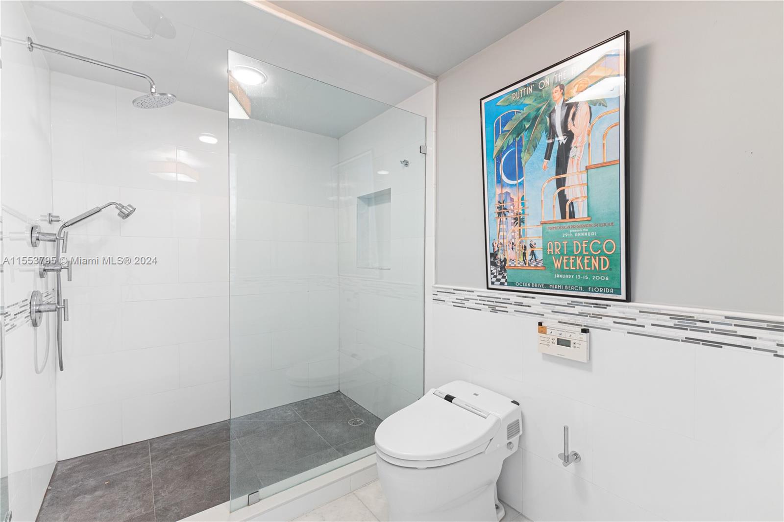 1500 Ocean Dr UPH-10, Miami Beach, Florida 33139, 1 Bedroom Bedrooms, ,2 BathroomsBathrooms,Residential,For Sale,1500 Ocean Dr UPH-10,A11553795