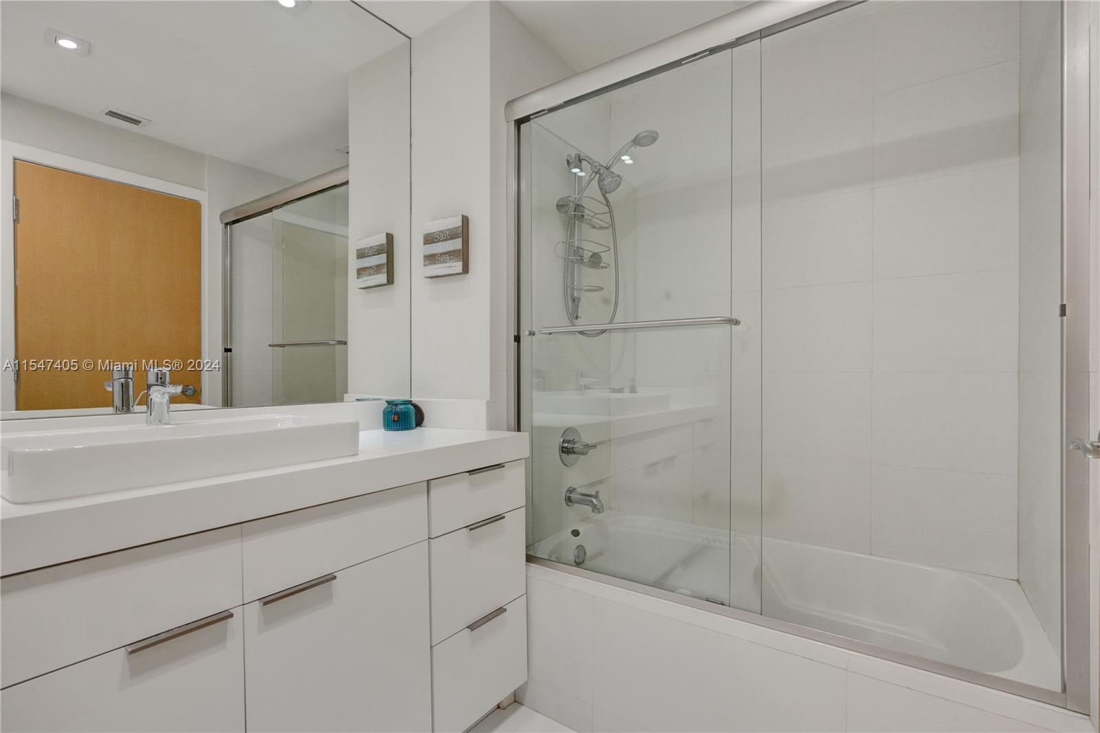 Suite 1 Walk-in Closet.