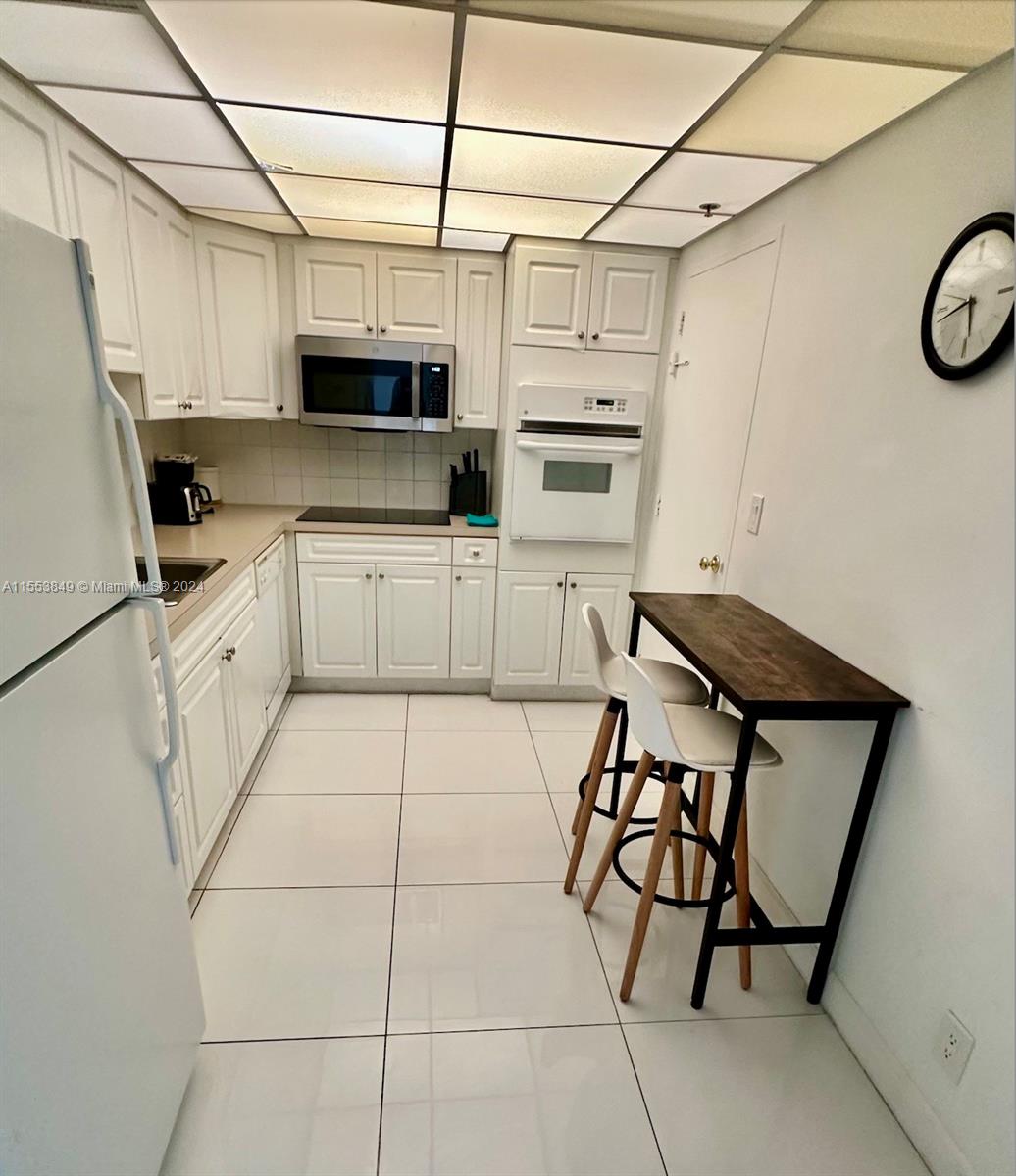 3801 S Ocean Dr 1B, Hollywood, Florida 33019, 1 Bedroom Bedrooms, ,1 BathroomBathrooms,Residential,For Sale,3801 S Ocean Dr 1B,A11553849