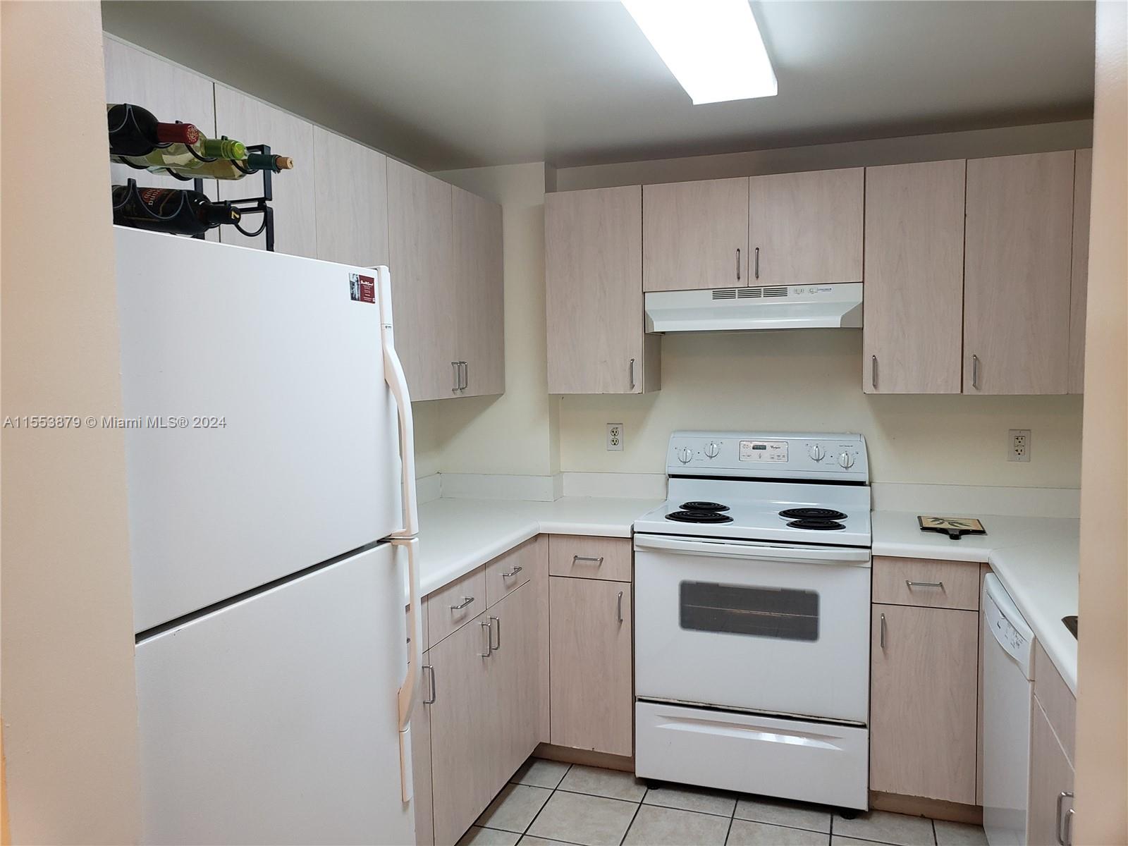 50 Menores Ave 517, Coral Gables, Florida 33134, 1 Bedroom Bedrooms, ,1 BathroomBathrooms,Residentiallease,For Rent,50 Menores Ave 517,A11553879