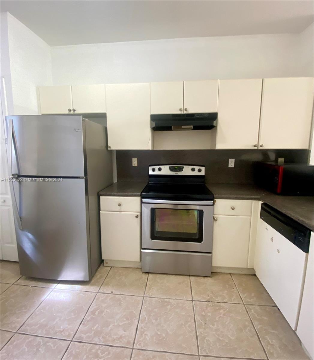 7200 NW 177th St 101-7, Hialeah, Florida 33015, 2 Bedrooms Bedrooms, ,2 BathroomsBathrooms,Residential,For Sale,7200 NW 177th St 101-7,A11553622