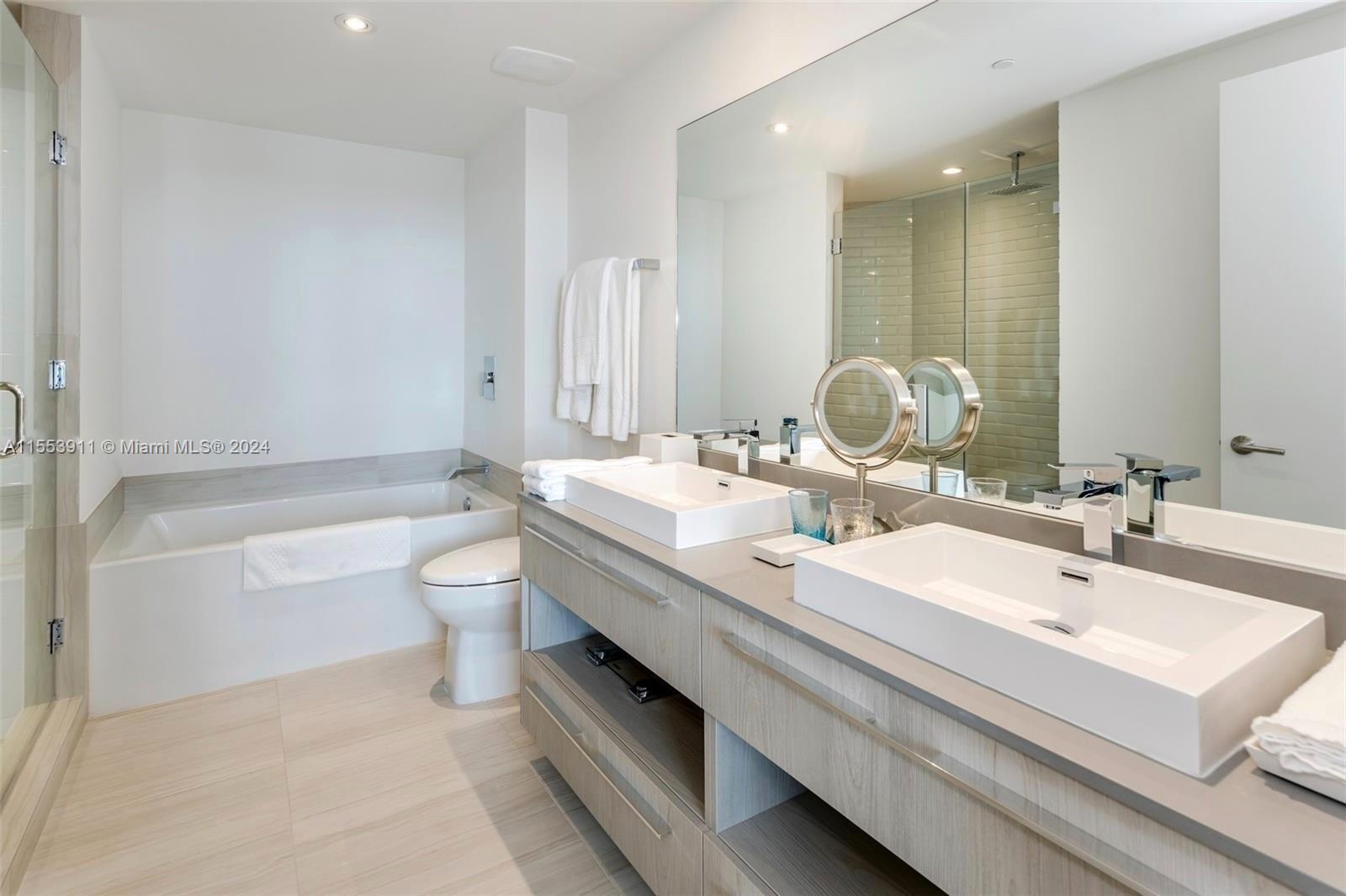 4010 S Ocean Dr R1208, Hollywood, Florida 33019, 3 Bedrooms Bedrooms, ,2 BathroomsBathrooms,Residential,For Sale,4010 S Ocean Dr R1208,A11553911