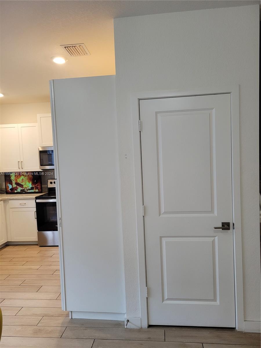 1083 SE 23rd Ter, Homestead, Florida 33035, 3 Bedrooms Bedrooms, ,2 BathroomsBathrooms,Residential,For Sale,1083 SE 23rd Ter,A11553129