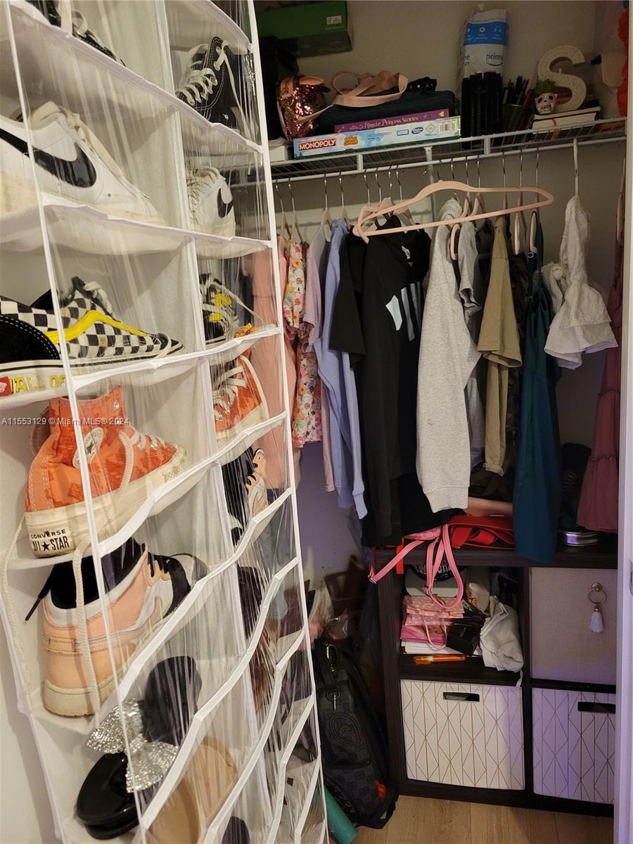 1083 SE 23rd Ter, Homestead, Florida 33035, 3 Bedrooms Bedrooms, ,2 BathroomsBathrooms,Residential,For Sale,1083 SE 23rd Ter,A11553129