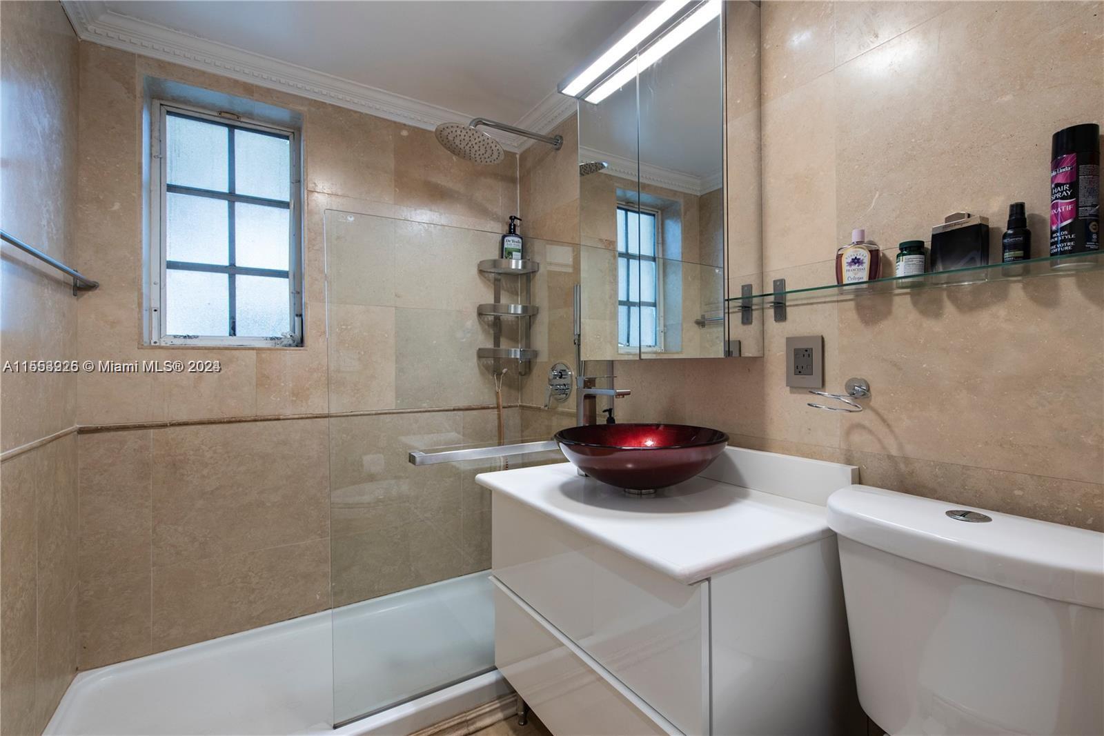 1605 Lenox Ave 5, Miami Beach, Florida 33139, 1 Bedroom Bedrooms, ,1 BathroomBathrooms,Residential,For Sale,1605 Lenox Ave 5,A11553926