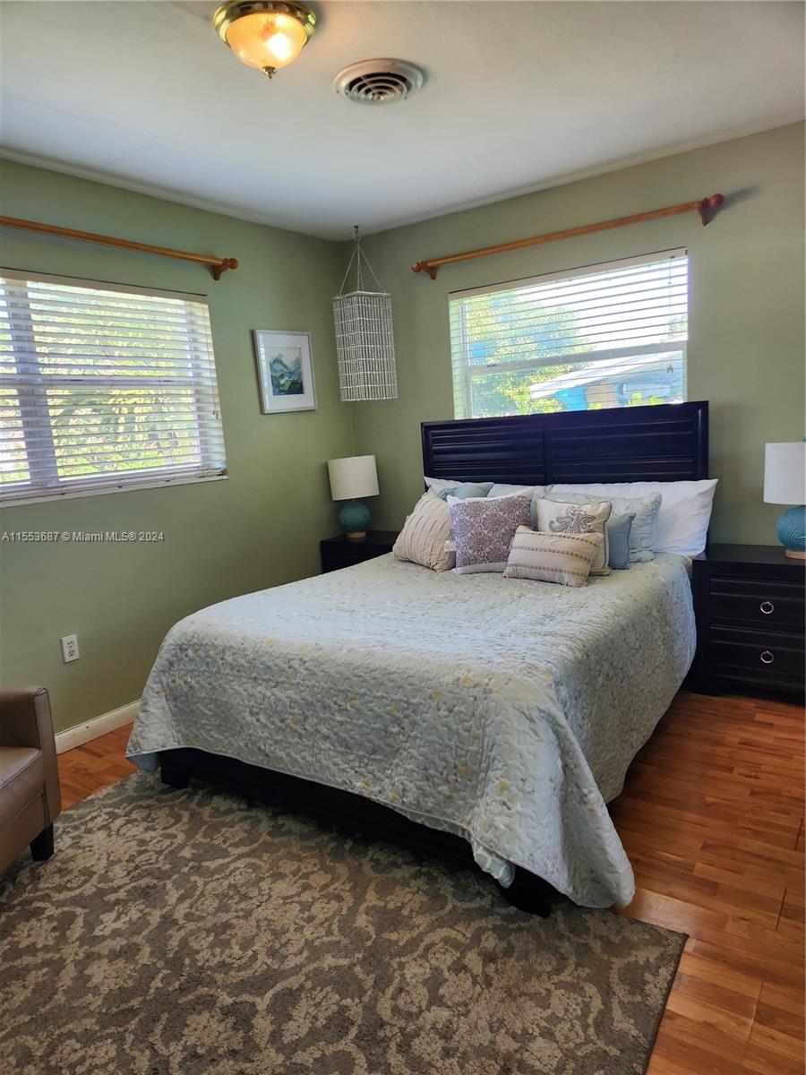 Listing Photo 10