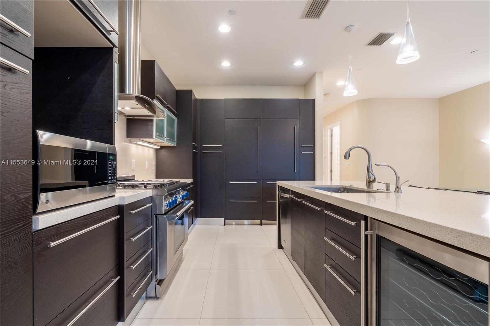 3121 NE 26th St, Fort Lauderdale, Florida 33305, 3 Bedrooms Bedrooms, ,4 BathroomsBathrooms,Residential,For Sale,3121 NE 26th St,A11553649