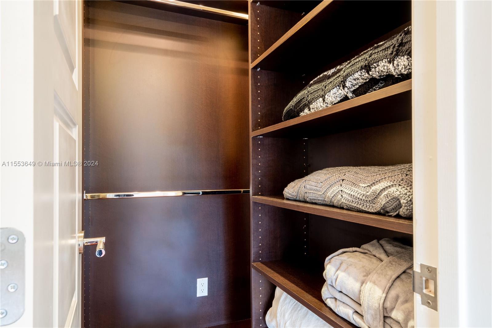 3121 NE 26th St, Fort Lauderdale, Florida 33305, 3 Bedrooms Bedrooms, ,4 BathroomsBathrooms,Residential,For Sale,3121 NE 26th St,A11553649