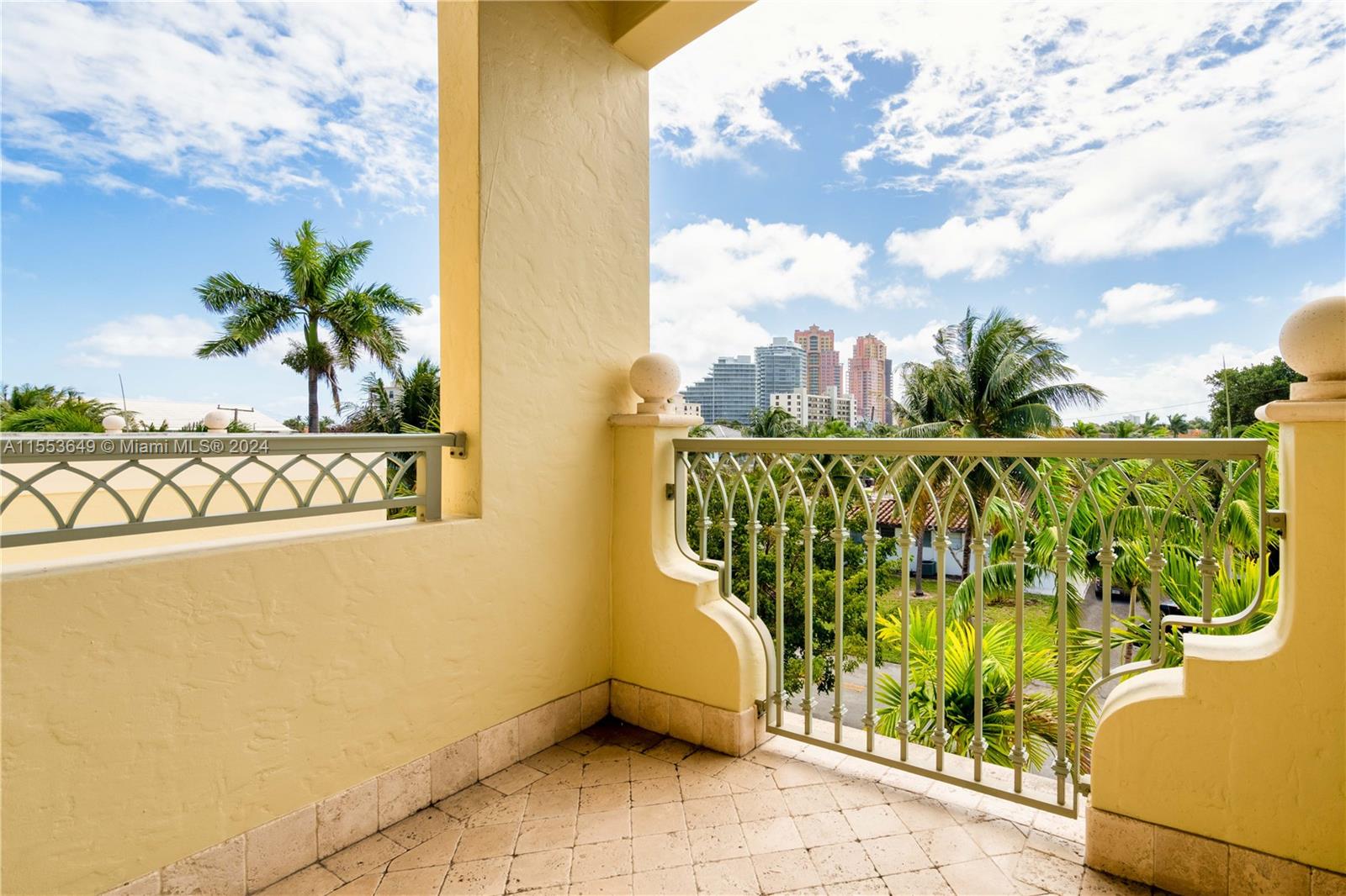 3121 NE 26th St, Fort Lauderdale, Florida 33305, 3 Bedrooms Bedrooms, ,4 BathroomsBathrooms,Residential,For Sale,3121 NE 26th St,A11553649