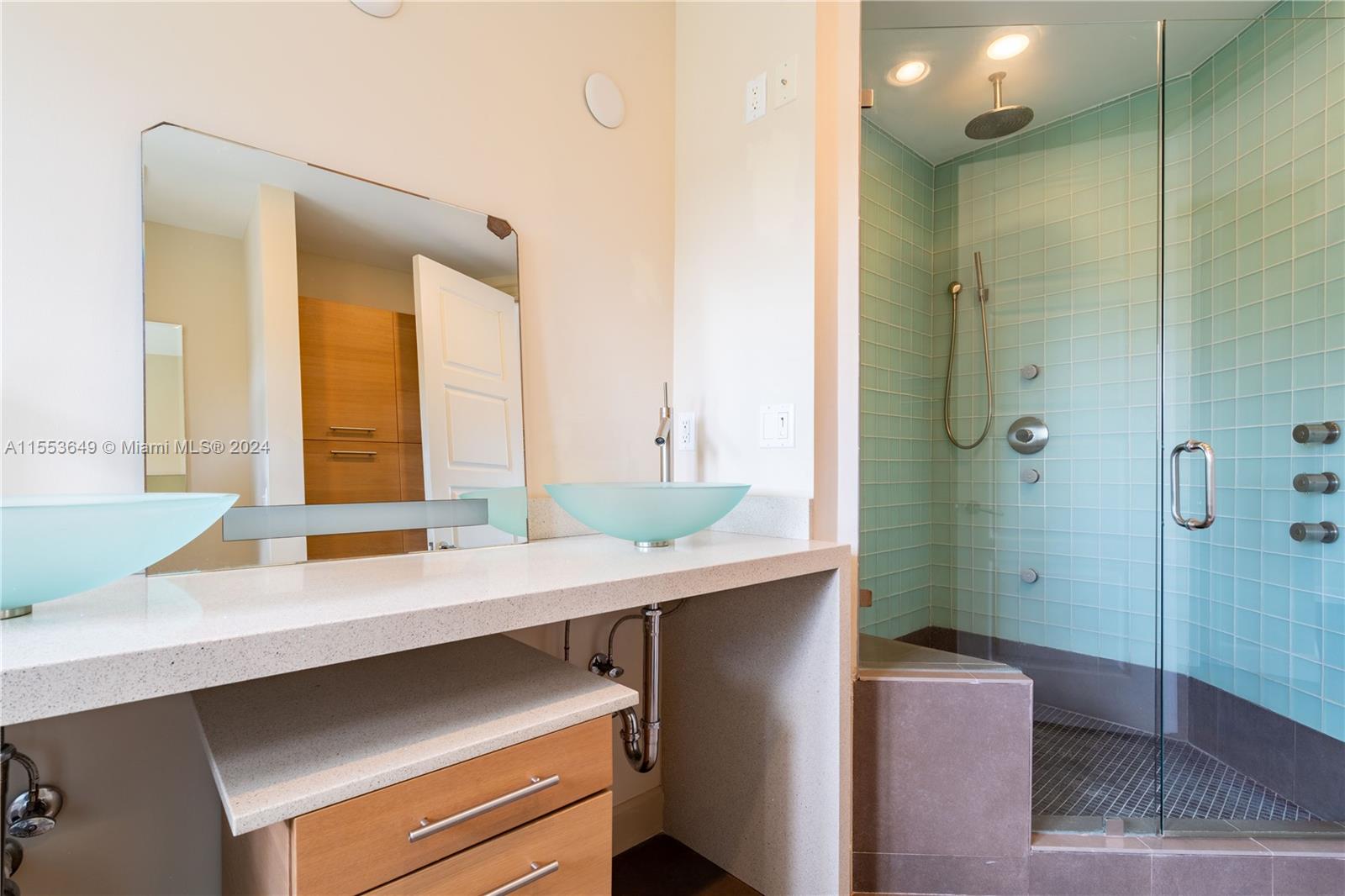 3121 NE 26th St, Fort Lauderdale, Florida 33305, 3 Bedrooms Bedrooms, ,4 BathroomsBathrooms,Residential,For Sale,3121 NE 26th St,A11553649