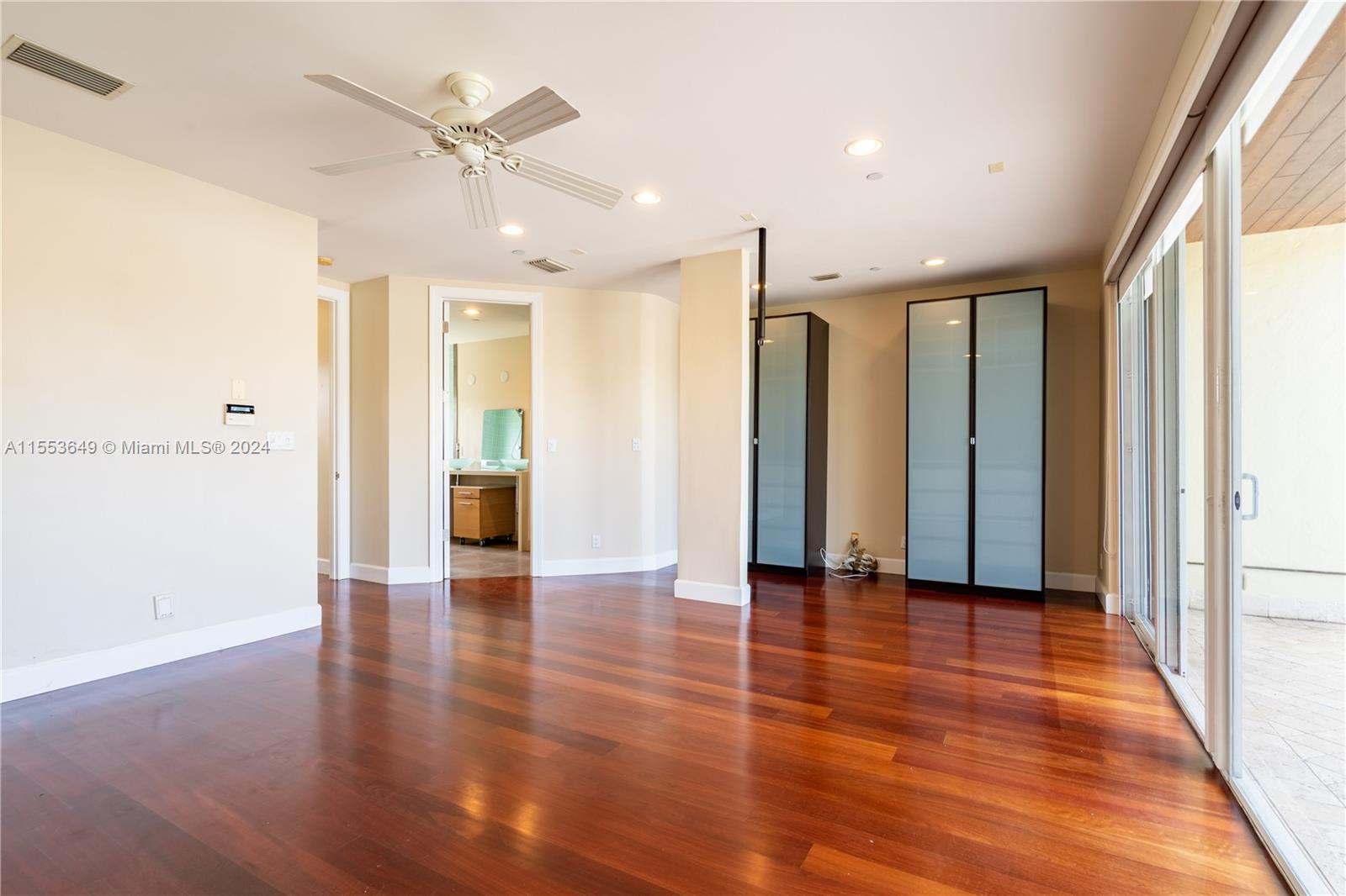 3121 NE 26th St, Fort Lauderdale, Florida 33305, 3 Bedrooms Bedrooms, ,4 BathroomsBathrooms,Residential,For Sale,3121 NE 26th St,A11553649