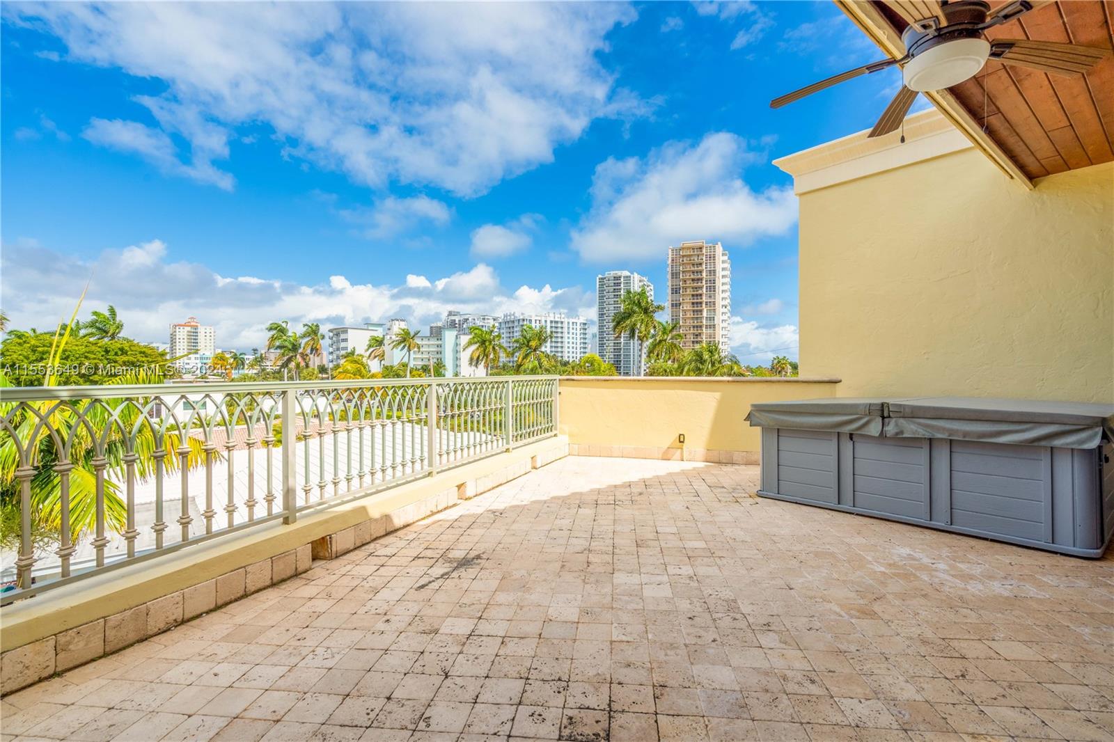3121 NE 26th St, Fort Lauderdale, Florida 33305, 3 Bedrooms Bedrooms, ,4 BathroomsBathrooms,Residential,For Sale,3121 NE 26th St,A11553649