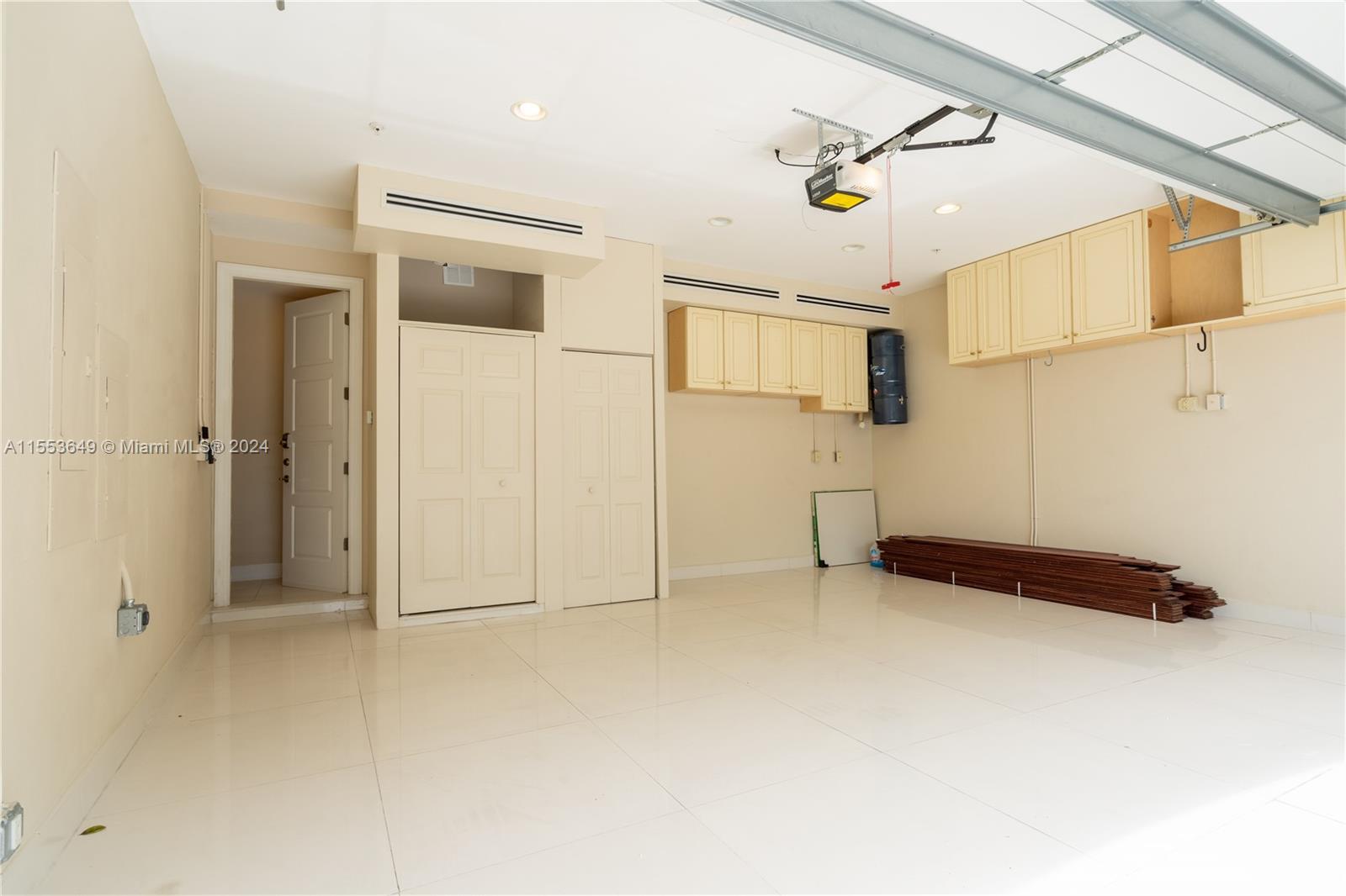 3121 NE 26th St, Fort Lauderdale, Florida 33305, 3 Bedrooms Bedrooms, ,4 BathroomsBathrooms,Residential,For Sale,3121 NE 26th St,A11553649