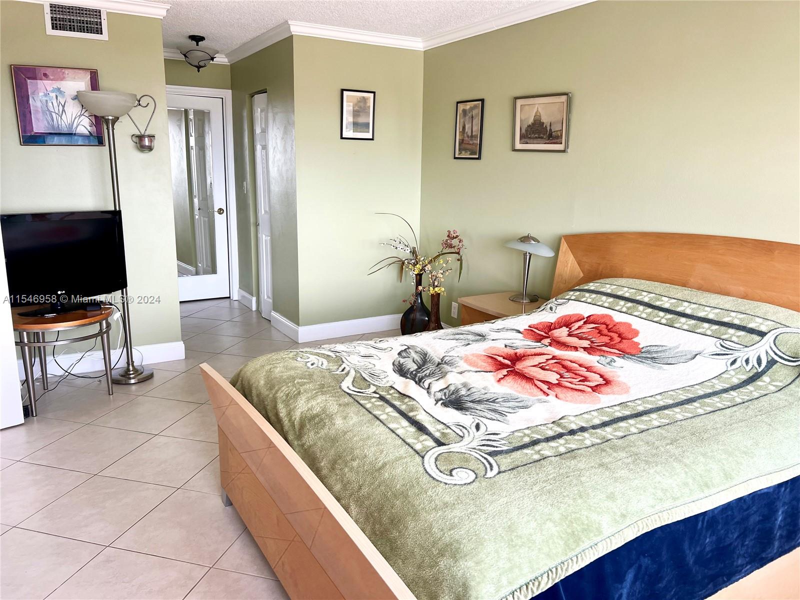 2101 S Ocean Dr 2606, Hollywood, Florida 33019, 1 Bedroom Bedrooms, ,2 BathroomsBathrooms,Residential,For Sale,2101 S Ocean Dr 2606,A11546958