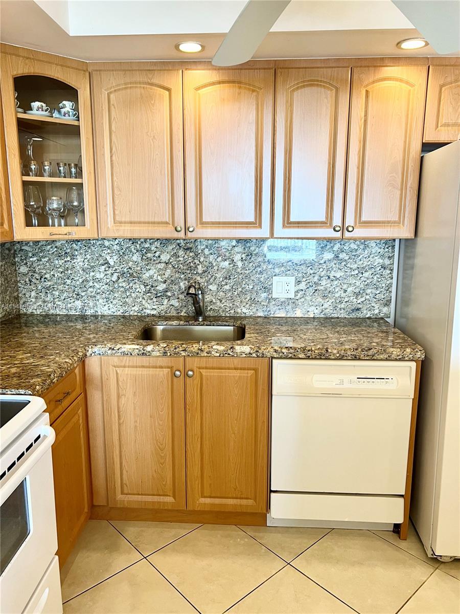 2101 S Ocean Dr 2606, Hollywood, Florida 33019, 1 Bedroom Bedrooms, ,2 BathroomsBathrooms,Residential,For Sale,2101 S Ocean Dr 2606,A11546958