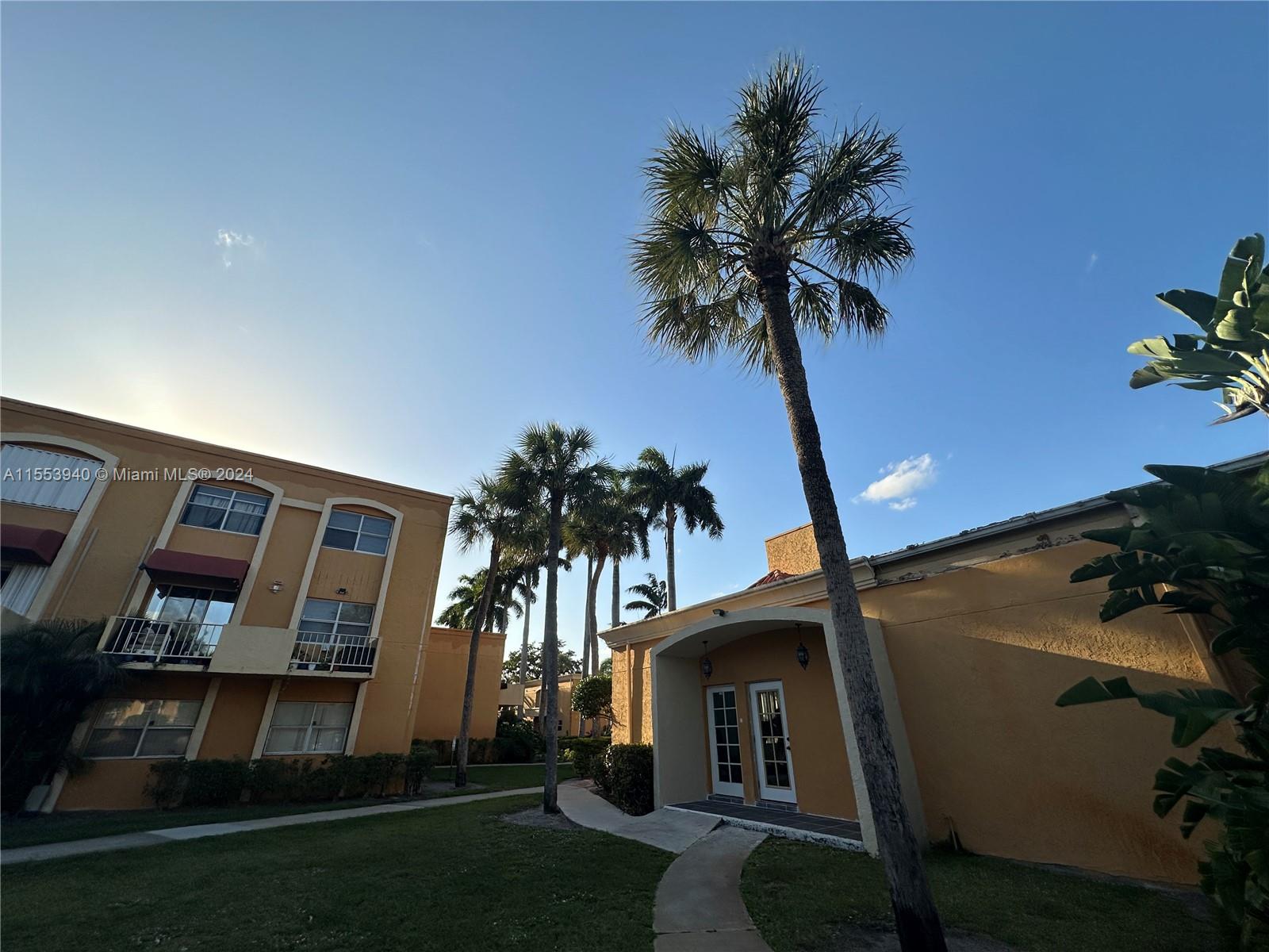 17911 NW 68th Ave M206, Hialeah, Florida 33015, 2 Bedrooms Bedrooms, ,2 BathroomsBathrooms,Residential,For Sale,17911 NW 68th Ave M206,A11553940