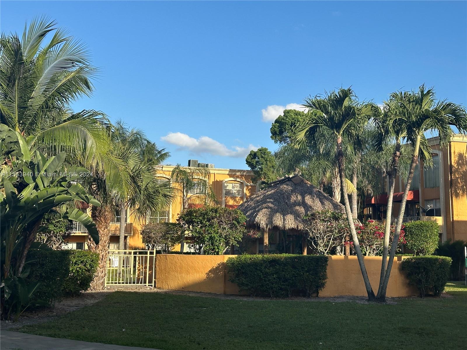 17911 NW 68th Ave M206, Hialeah, Florida 33015, 2 Bedrooms Bedrooms, ,2 BathroomsBathrooms,Residential,For Sale,17911 NW 68th Ave M206,A11553940