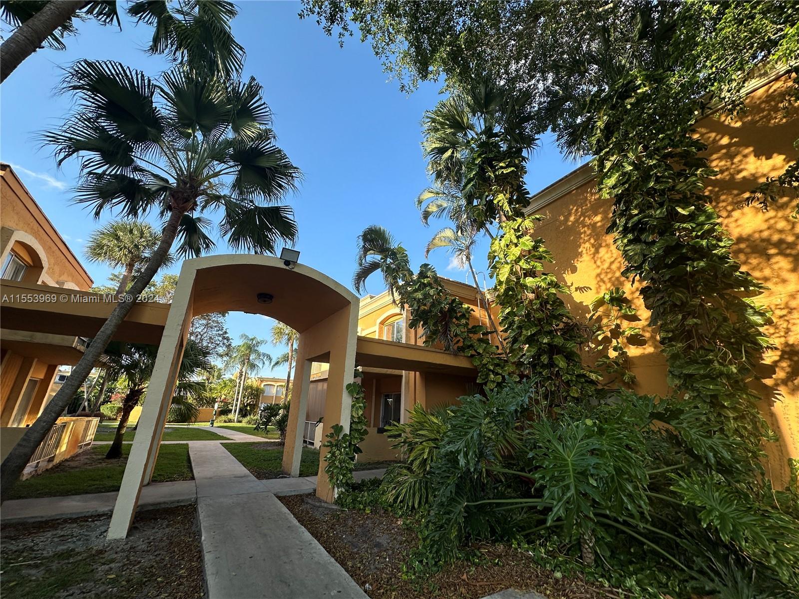 18101 NW 68th Ave B210, Hialeah, Florida 33015, 2 Bedrooms Bedrooms, ,2 BathroomsBathrooms,Residential,For Sale,18101 NW 68th Ave B210,A11553969