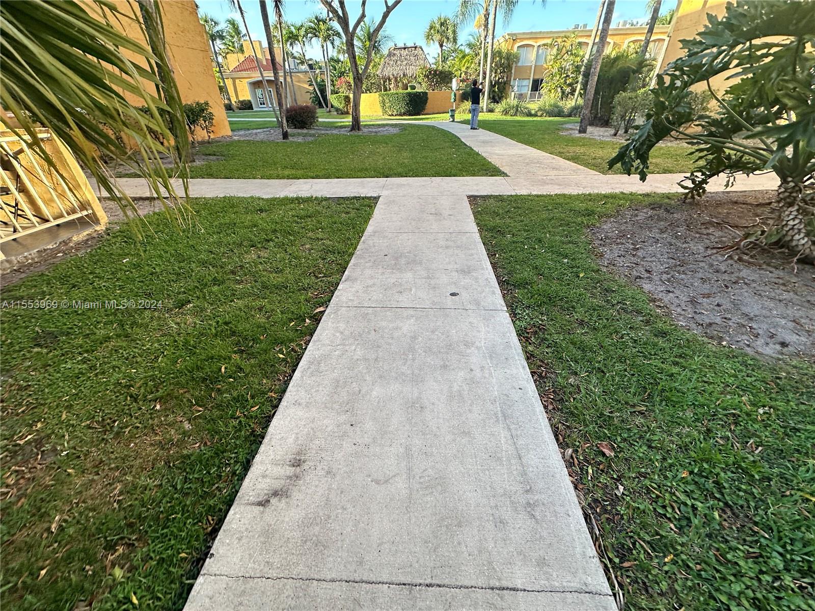 18101 NW 68th Ave B210, Hialeah, Florida 33015, 2 Bedrooms Bedrooms, ,2 BathroomsBathrooms,Residential,For Sale,18101 NW 68th Ave B210,A11553969