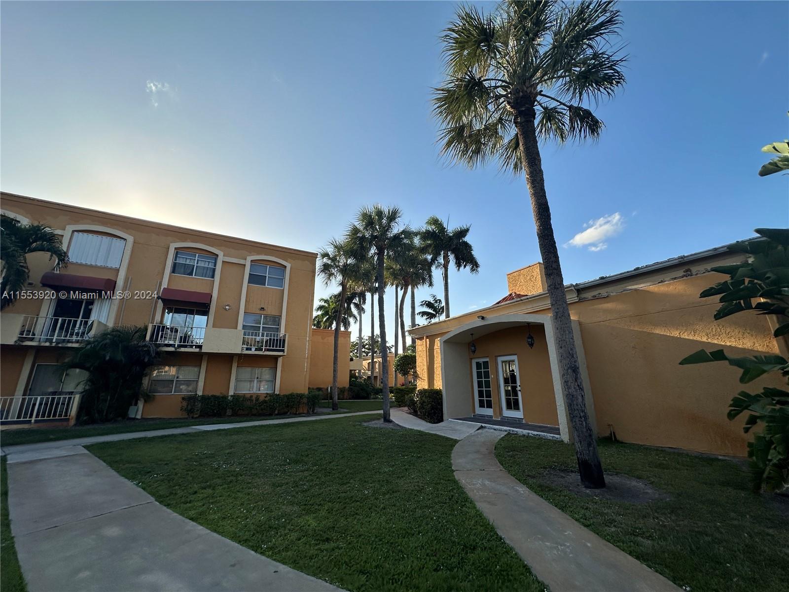 17911 NW 68th Ave O208, Hialeah, Florida 33015, 2 Bedrooms Bedrooms, ,2 BathroomsBathrooms,Residential,For Sale,17911 NW 68th Ave O208,A11553920