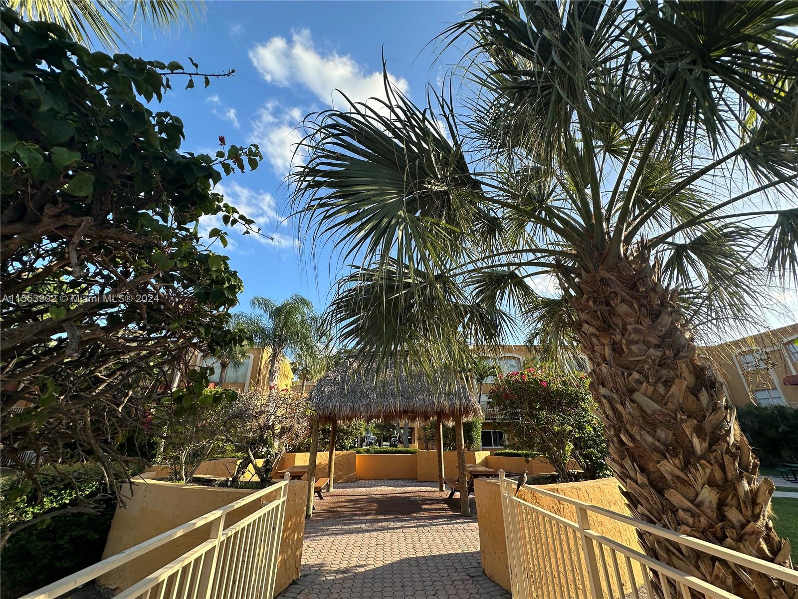 17911 NW 68th Ave O207, Hialeah, Florida 33015, 2 Bedrooms Bedrooms, ,2 BathroomsBathrooms,Residential,For Sale,17911 NW 68th Ave O207,A11553902