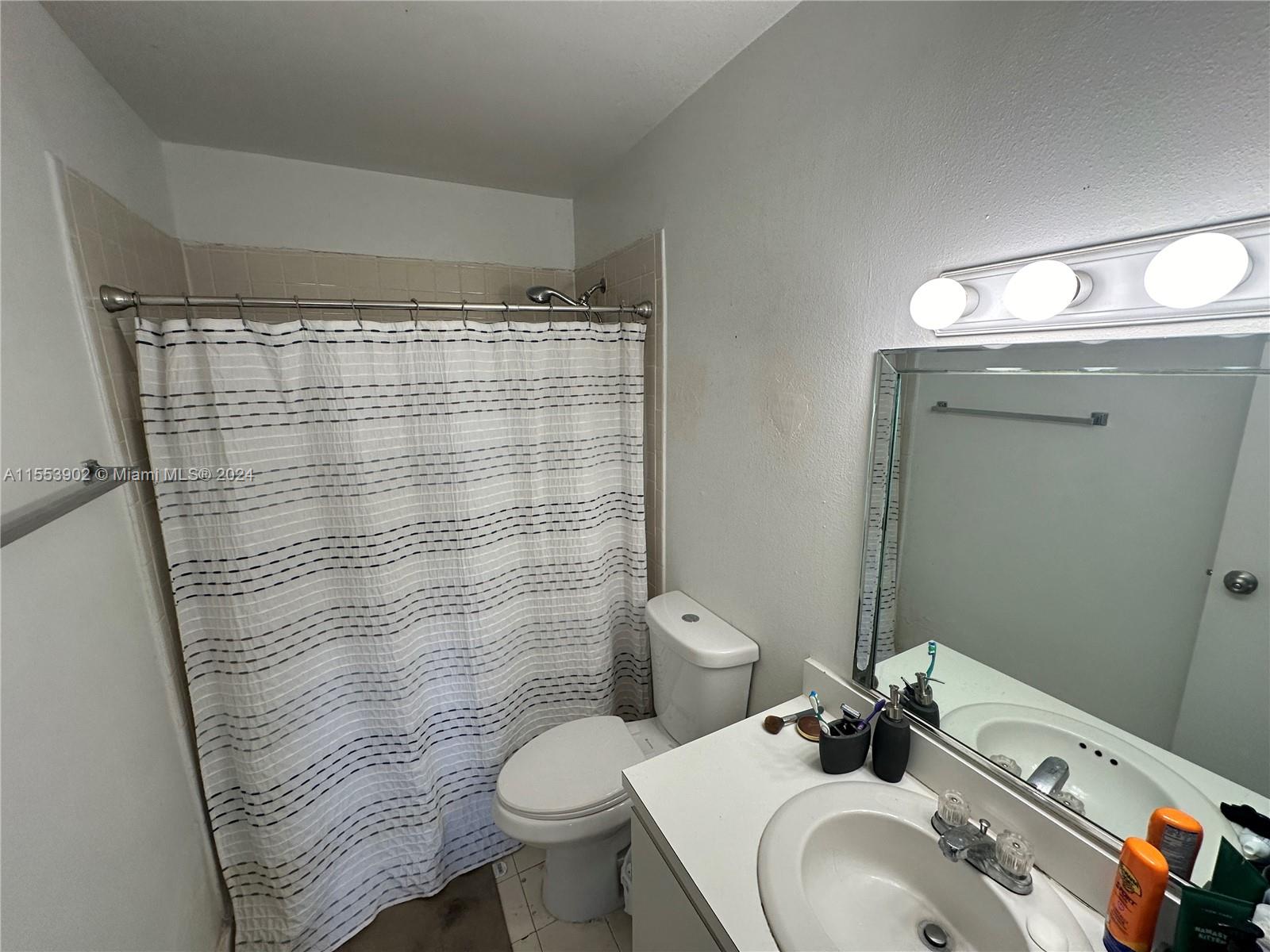 17911 NW 68th Ave O207, Hialeah, Florida 33015, 2 Bedrooms Bedrooms, ,2 BathroomsBathrooms,Residential,For Sale,17911 NW 68th Ave O207,A11553902