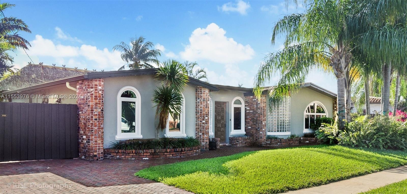 117 N 31st Ave  For Sale A11553976, FL