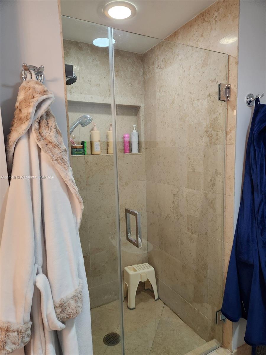 4779 Collins Ave 2506, Miami Beach, Florida 33140, 1 Bedroom Bedrooms, ,2 BathroomsBathrooms,Residential,For Sale,4779 Collins Ave 2506,A11554013