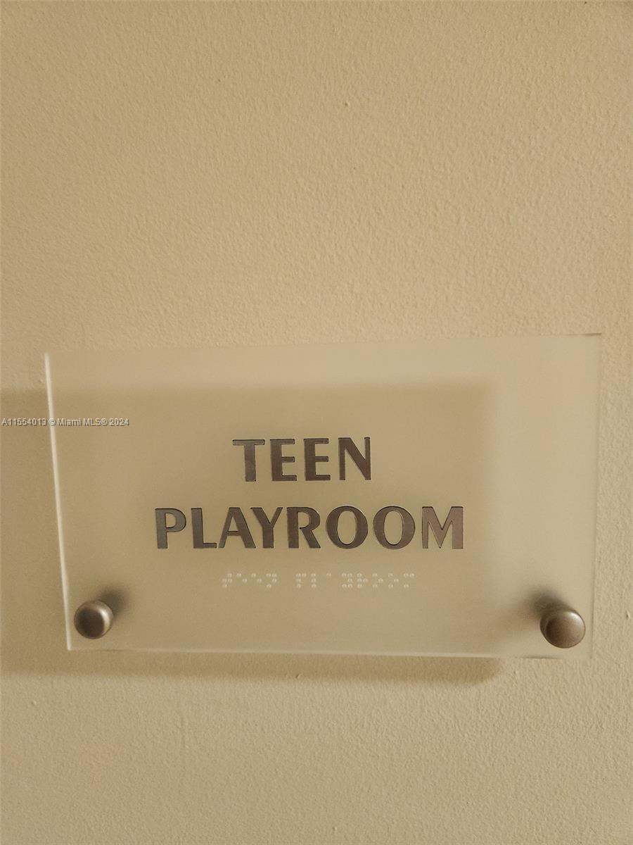 4779 Collins Ave 2506, Miami Beach, Florida 33140, 1 Bedroom Bedrooms, ,2 BathroomsBathrooms,Residential,For Sale,4779 Collins Ave 2506,A11554013