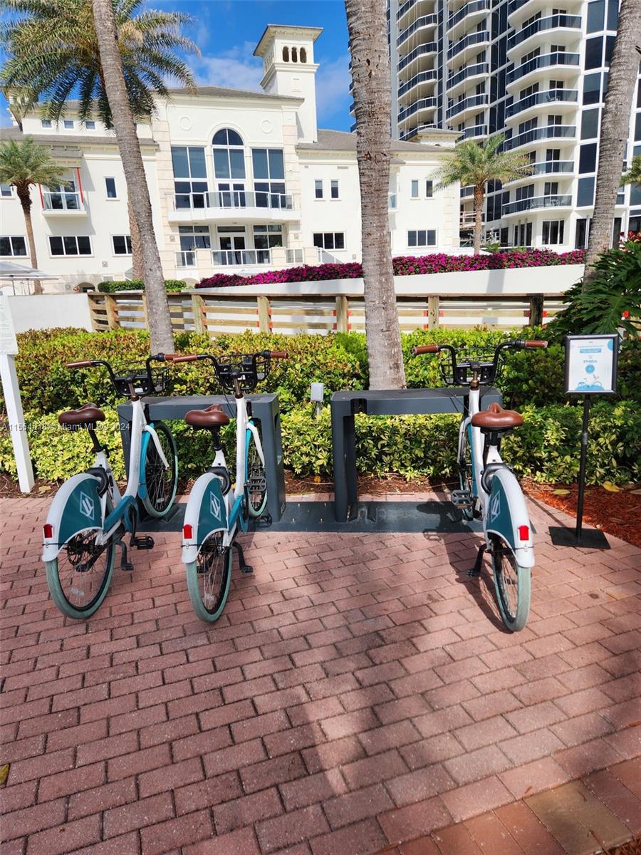 4779 Collins Ave 2506, Miami Beach, Florida 33140, 1 Bedroom Bedrooms, ,2 BathroomsBathrooms,Residential,For Sale,4779 Collins Ave 2506,A11554013