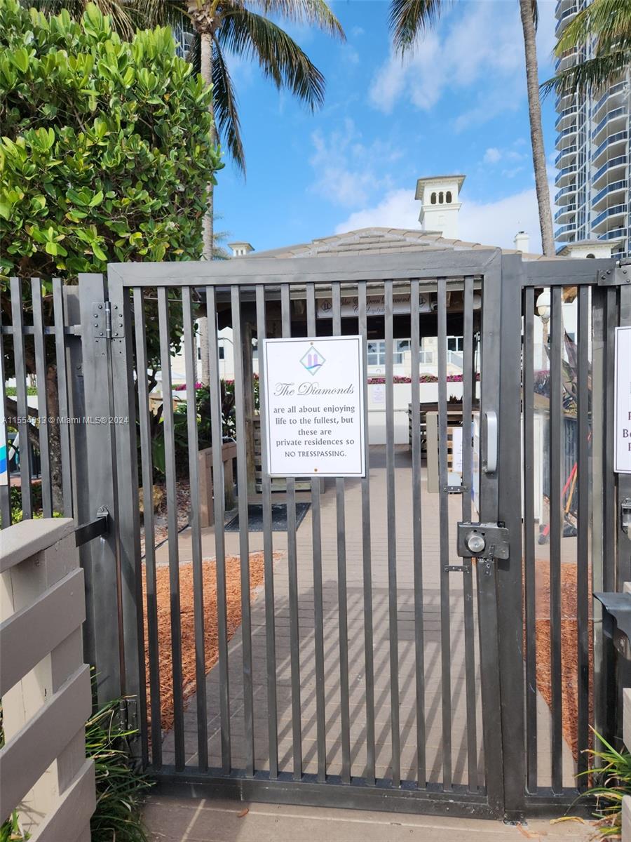 4779 Collins Ave 2506, Miami Beach, Florida 33140, 1 Bedroom Bedrooms, ,2 BathroomsBathrooms,Residential,For Sale,4779 Collins Ave 2506,A11554013