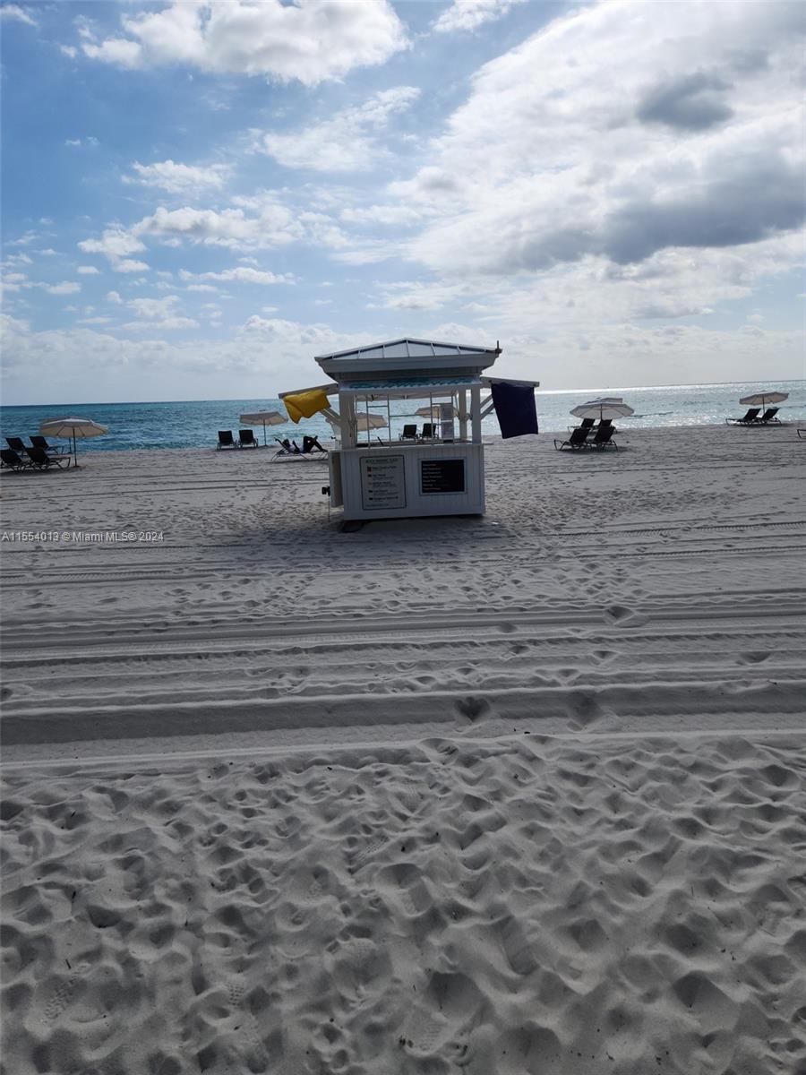 4779 Collins Ave 2506, Miami Beach, Florida 33140, 1 Bedroom Bedrooms, ,2 BathroomsBathrooms,Residential,For Sale,4779 Collins Ave 2506,A11554013
