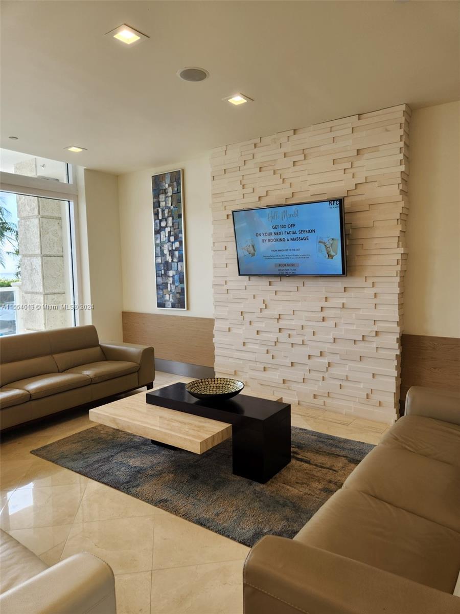 4779 Collins Ave 2506, Miami Beach, Florida 33140, 1 Bedroom Bedrooms, ,2 BathroomsBathrooms,Residential,For Sale,4779 Collins Ave 2506,A11554013