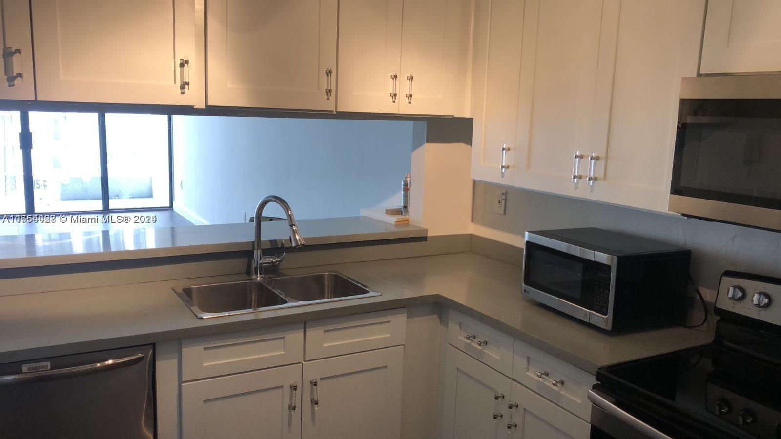 555 NE 15th St 15F, Miami, Florida 33132, 1 Bedroom Bedrooms, ,1 BathroomBathrooms,Residential,For Sale,555 NE 15th St 15F,A11554028