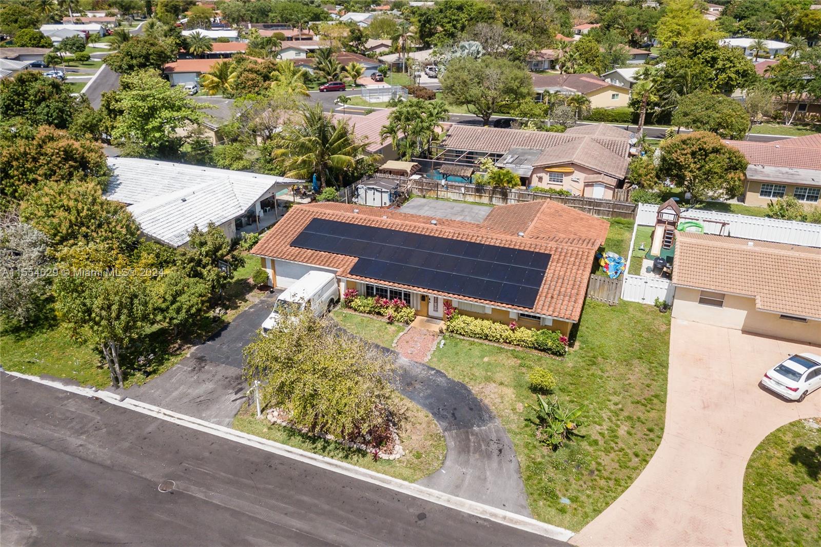 7513 NW 41st St, Coral Springs, Florida 33065, 3 Bedrooms Bedrooms, ,2 BathroomsBathrooms,Residential,For Sale,7513 NW 41st St,A11554029