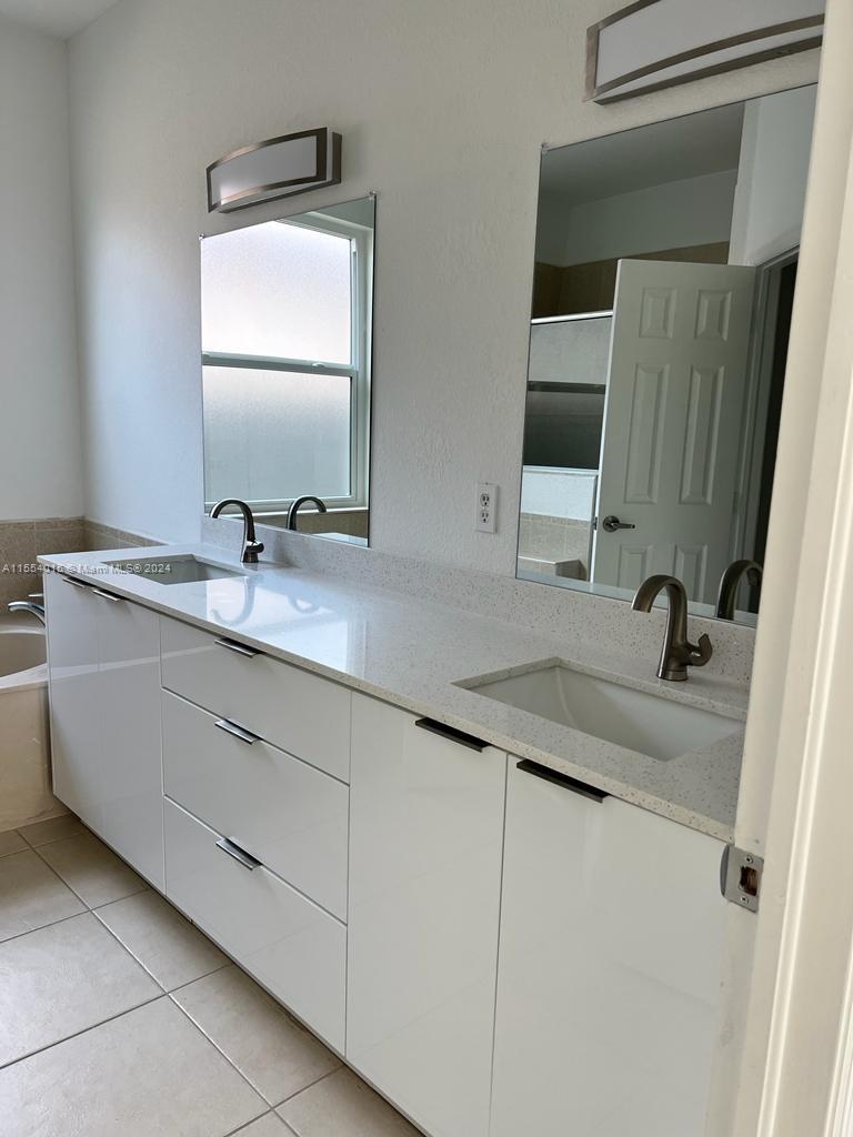 Miami, Florida 33185, 4 Bedrooms Bedrooms, ,3 BathroomsBathrooms,Residential,For Sale,A11554015