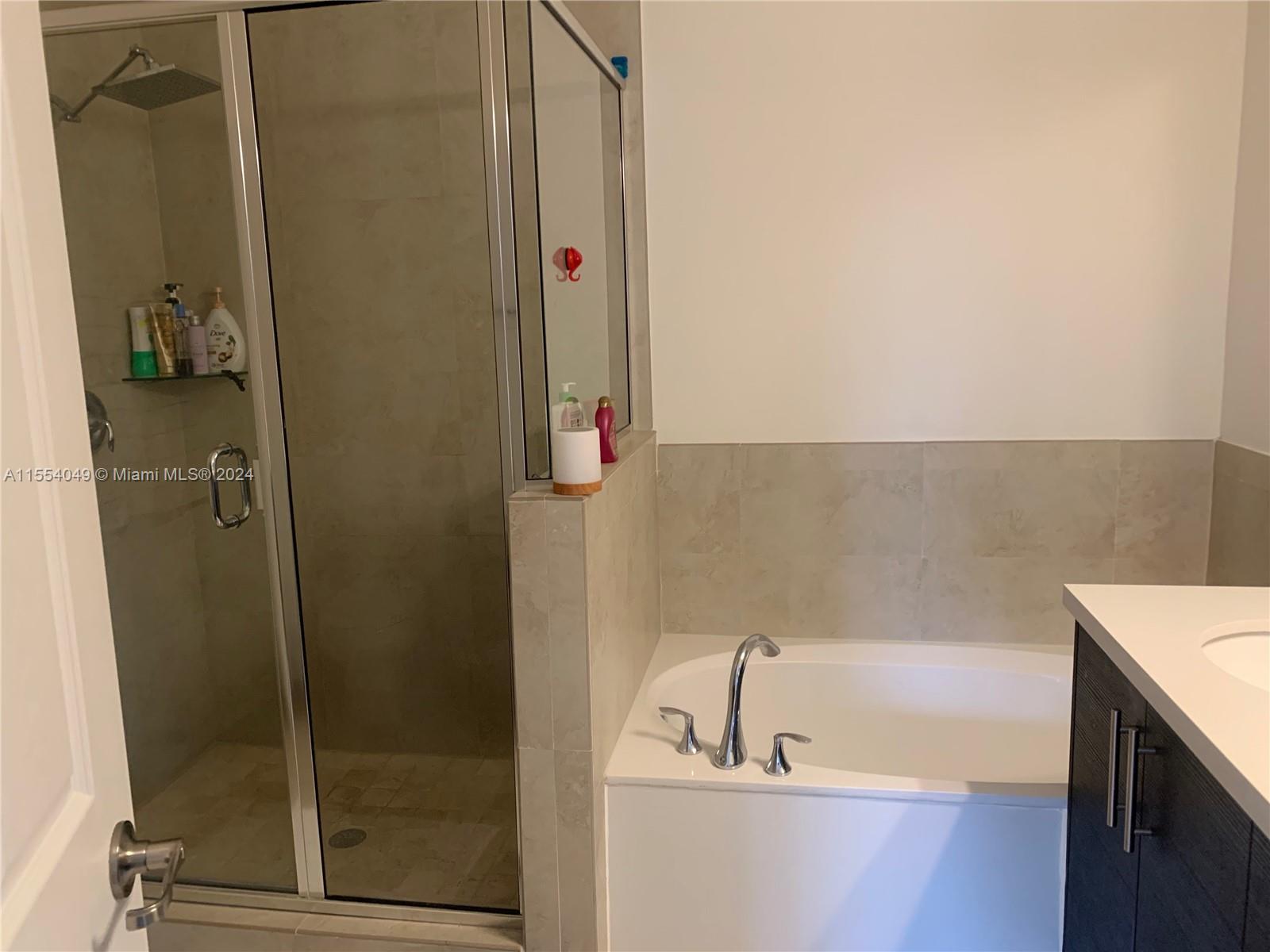 10260 NW 70th Ter 10260, Doral, Florida 33178, 3 Bedrooms Bedrooms, ,2 BathroomsBathrooms,Residential,For Sale,10260 NW 70th Ter 10260,A11554049