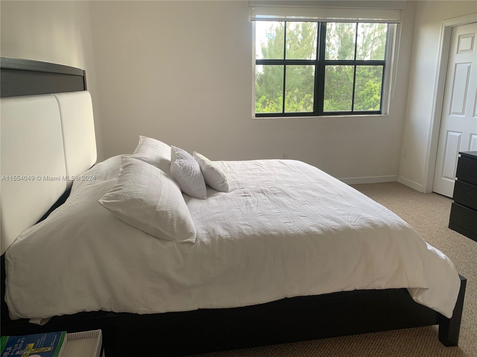 10260 NW 70th Ter 10260, Doral, Florida 33178, 3 Bedrooms Bedrooms, ,2 BathroomsBathrooms,Residential,For Sale,10260 NW 70th Ter 10260,A11554049